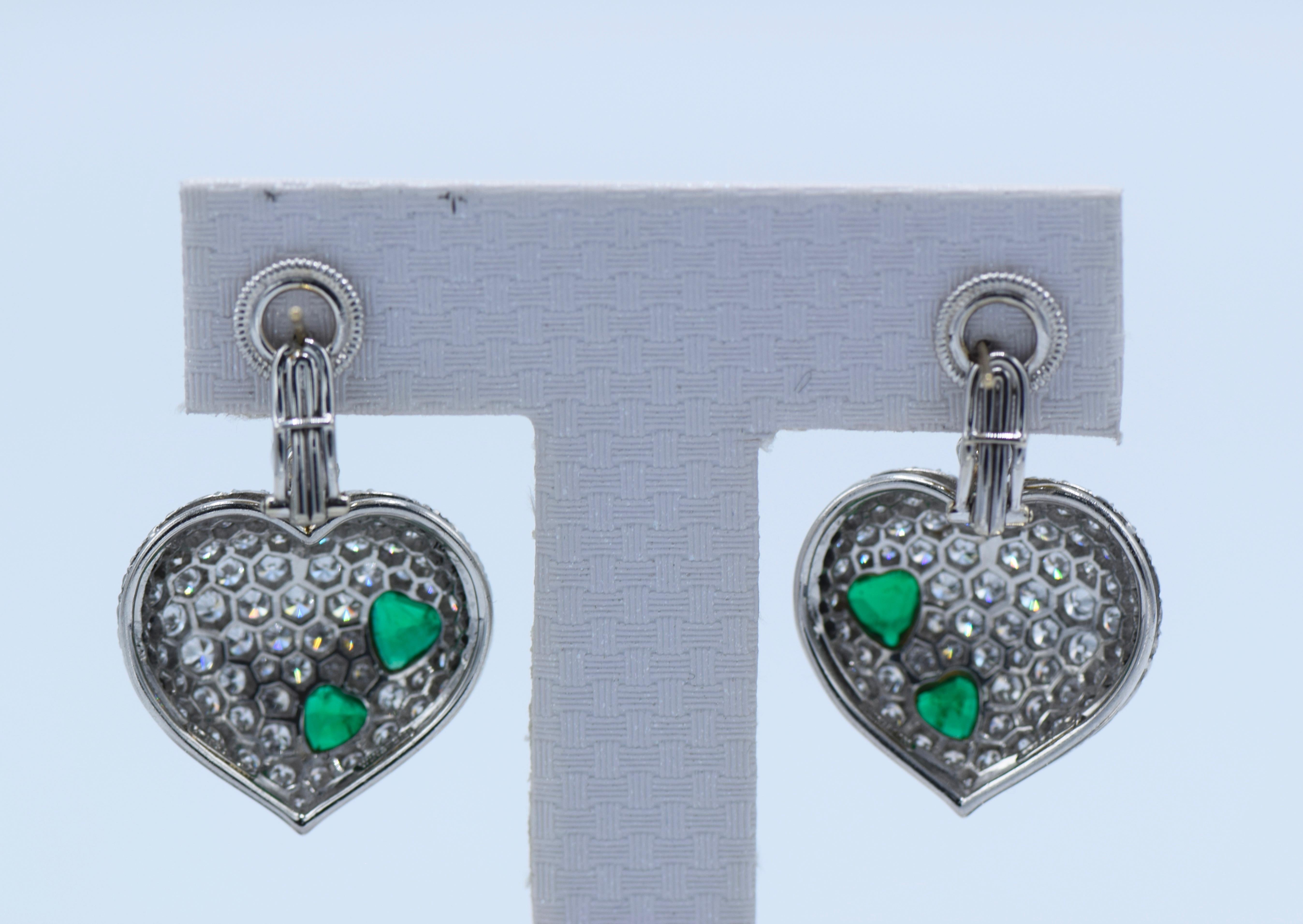 Harry Winston Platinum and Gold, Diamond Emerald Ear-Clip Earring In Excellent Condition In New York, NY