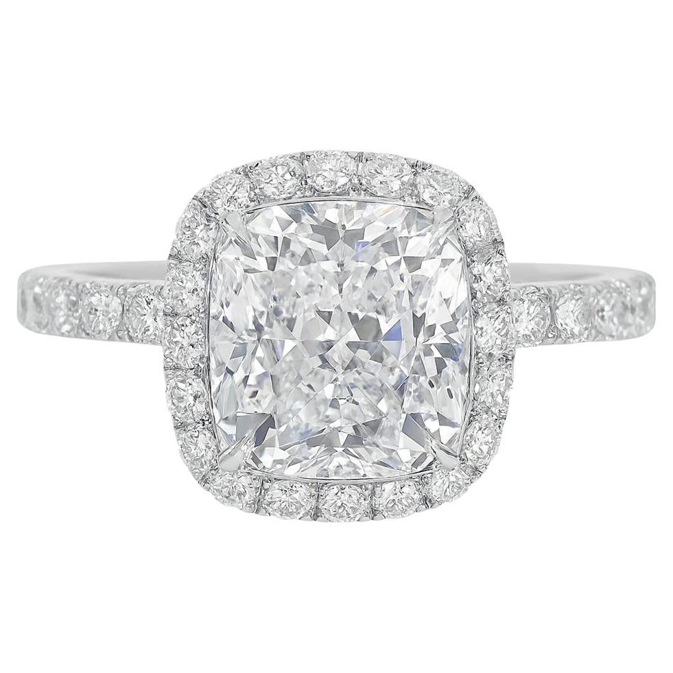 Anello con diamante a cuscino in platino di Harry Winston in vendita