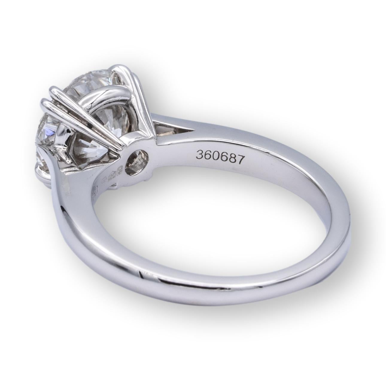 Modern Harry Winston Platinum Diamond Engagement Ring with Round 1.61 Ct FVS1