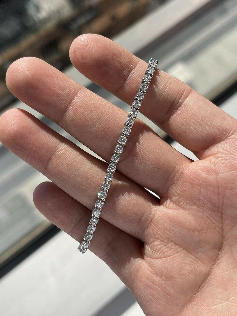 Harry Winston Platinum Round White Diamond Tennis Bracelet