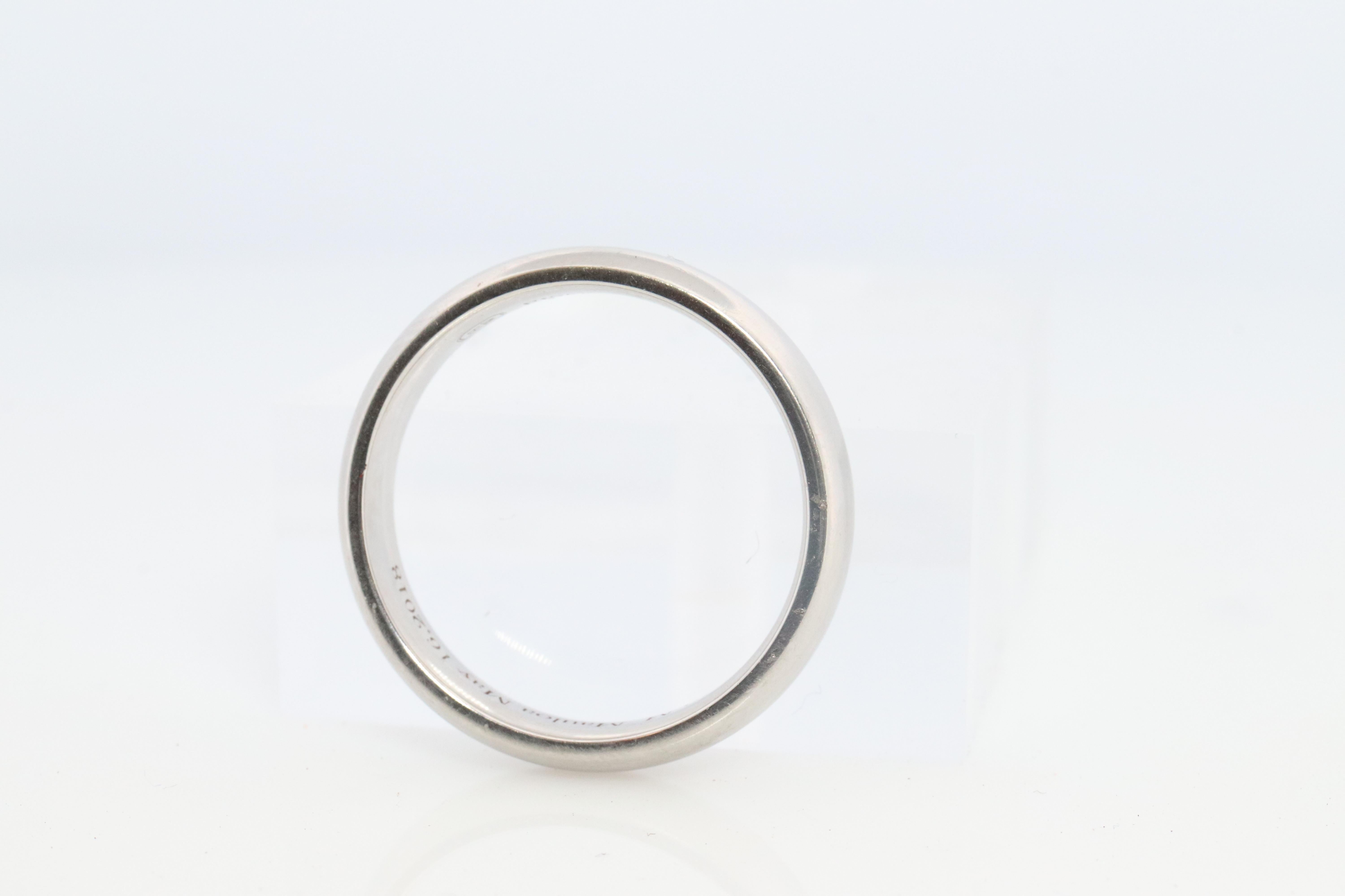 Harry Winston Ring. Comfort Fit Harry Winston Wedding 4mm wide Band. For Sale 1