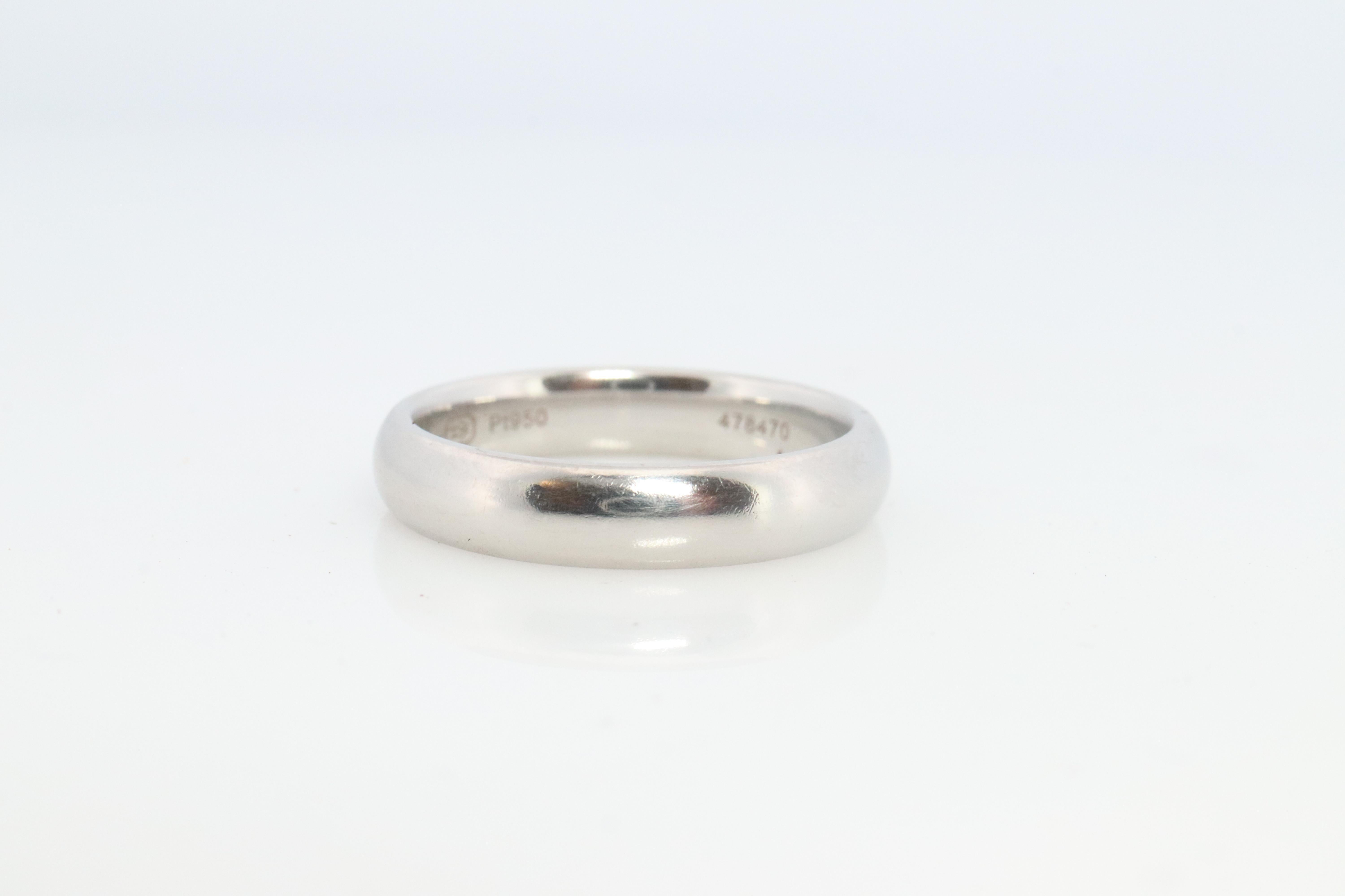 Harry Winston Ring. Comfort Fit Harry Winston Wedding 4mm wide Band. For Sale 2