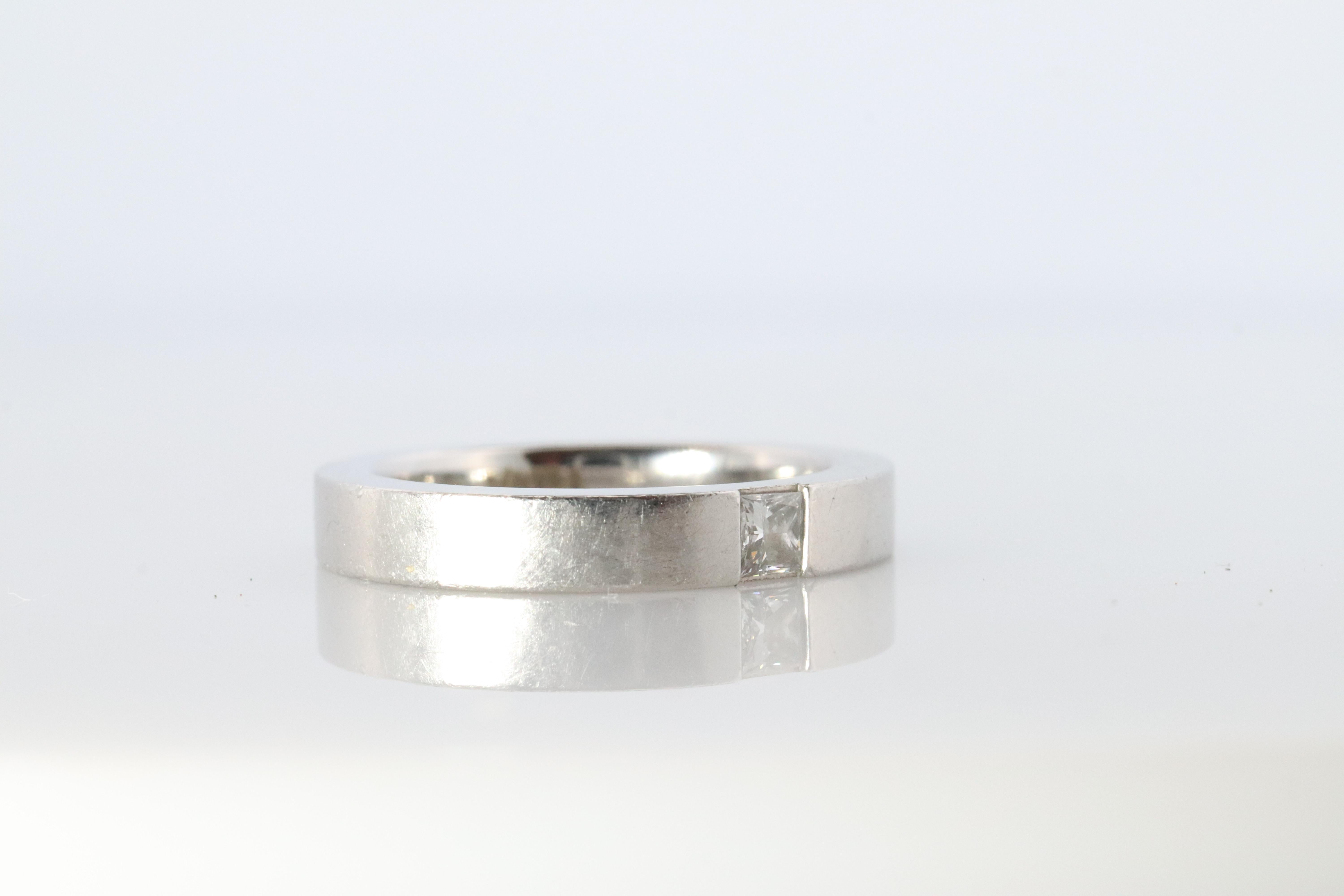 Taglio princess Anello Harry Winston. Solitario con diamante Princess PT950 in platino. in vendita