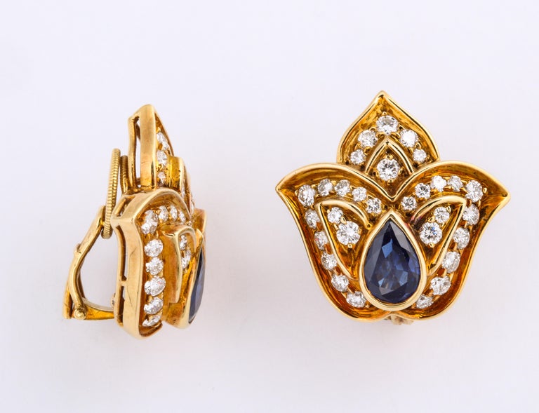 Women's Harry Winston Sapphire Diamond Yellow Gold Tulip Earrings For Sale