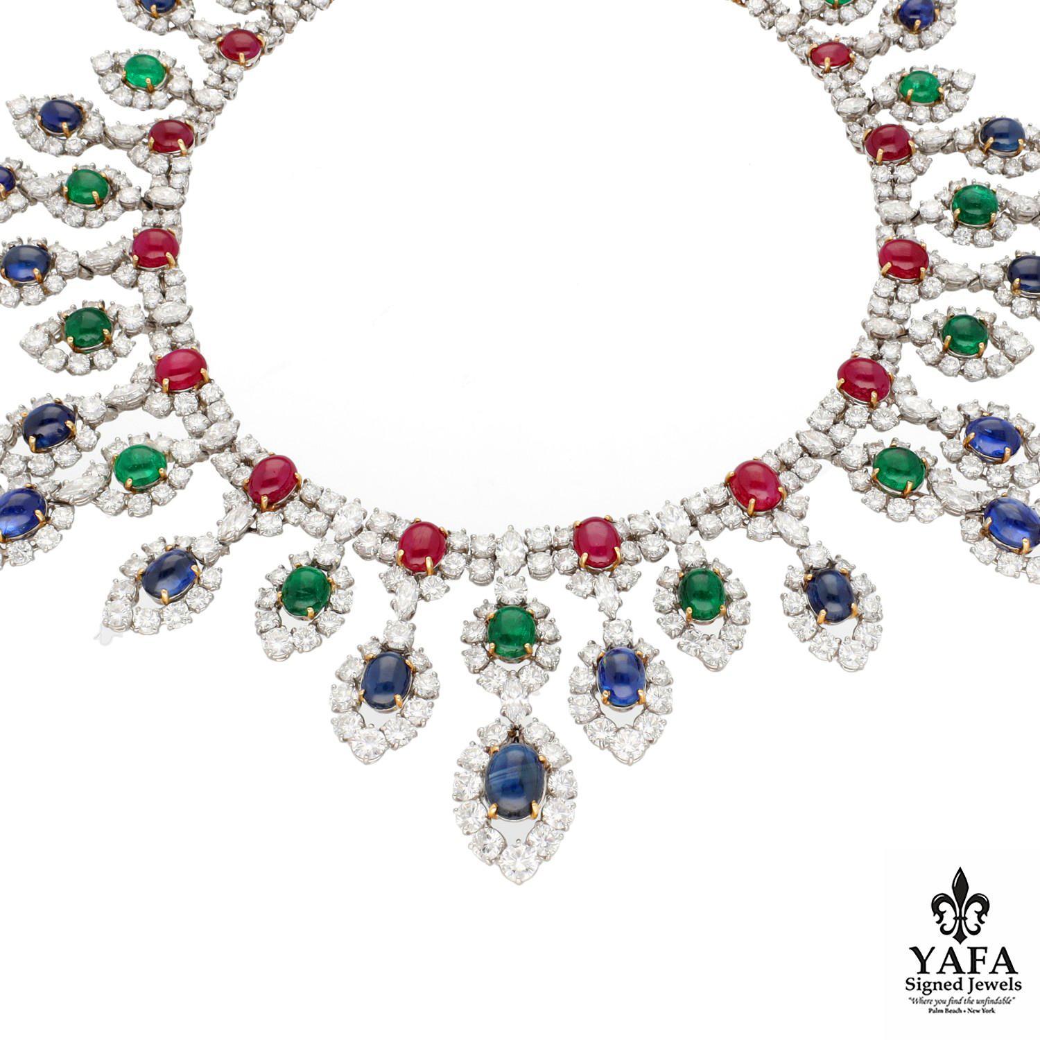 HARRY WINSTON Collar de Zafiro, Rubí, Esmeralda y Diamantes en Excelente estado para la venta en New York, NY