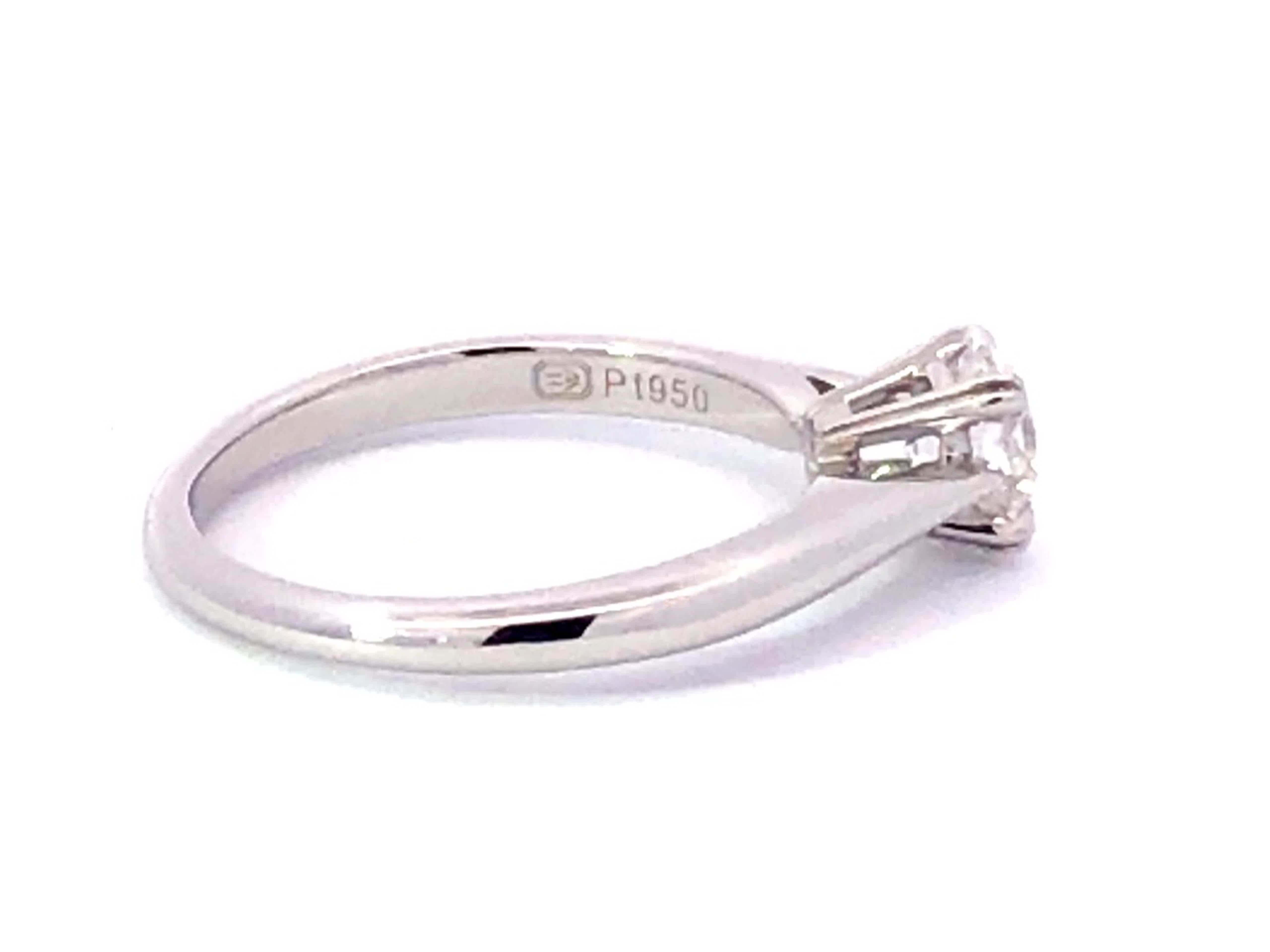 Brilliant Cut Harry Winston Solitaire Diamond Engagement Ring in Platinum, D VS For Sale