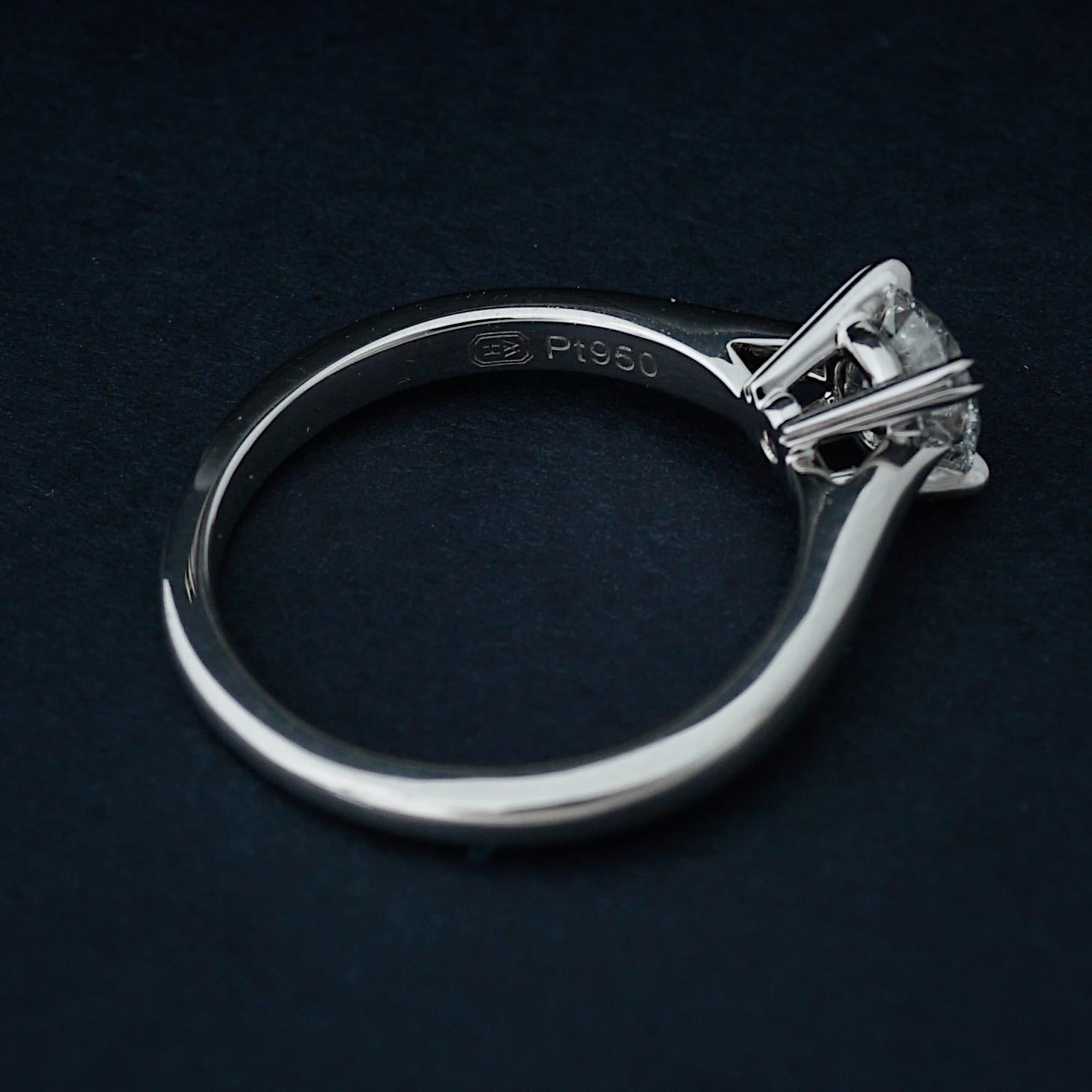 Women's Harry Winston, Solitaire GIA 0.59 Carat E/VS2 Diamond Engagement Ring