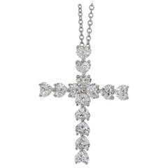 HARRY WINSTON Symbols By HW Collar Colgante Cruz de Platino con Diamantes en Forma de Corazón