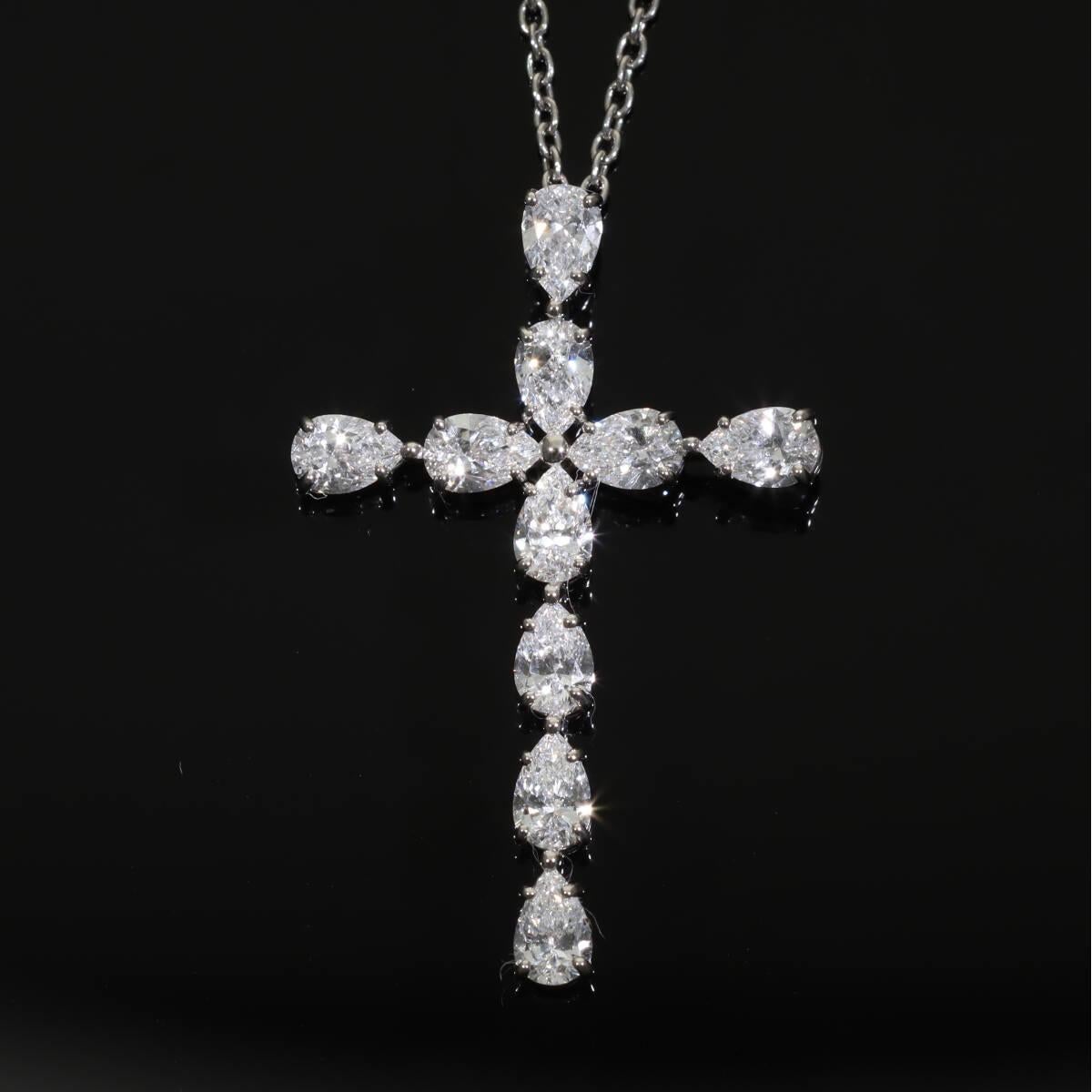 HARRY WINSTON Symbols Pear Shaped Diamond 1.90ct Cross Platinum Pendant Necklace For Sale 5