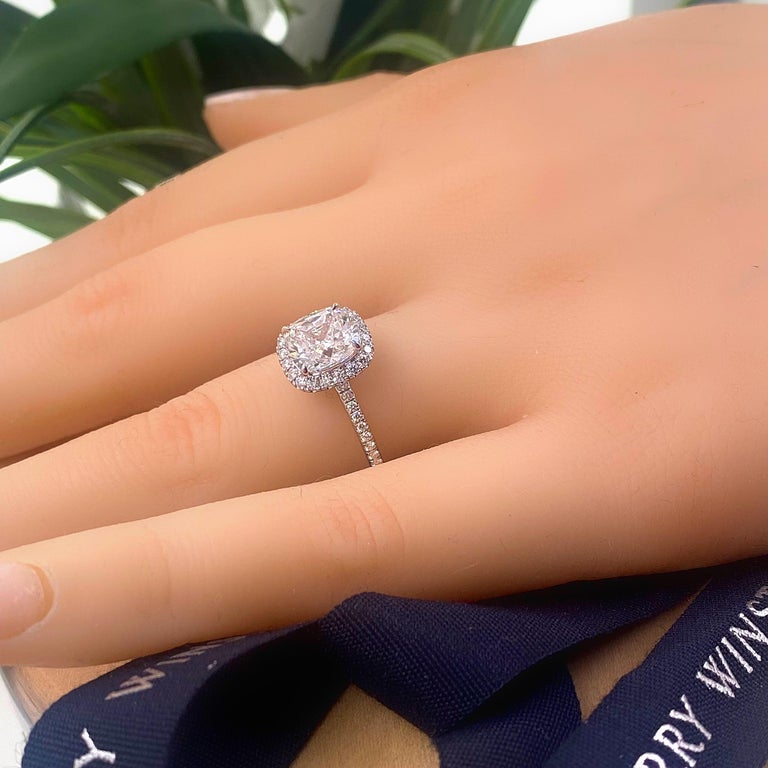 Harry Winston The One Cushion Diamond Tcw Bague de