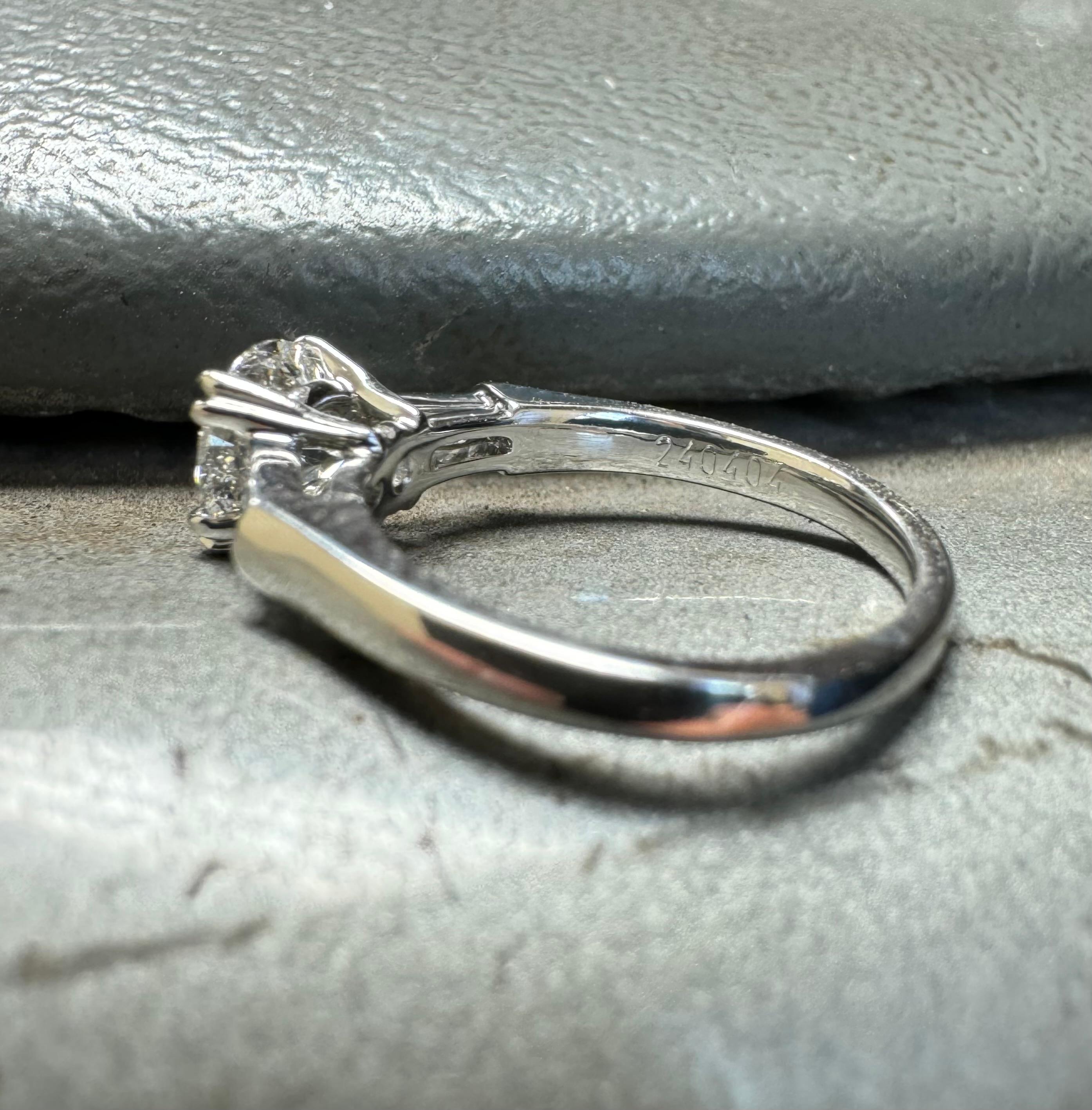 Harry Winston Tryst Platinum GIA Certified 0.87 E VS1 Diamond Engagement Ring For Sale 2