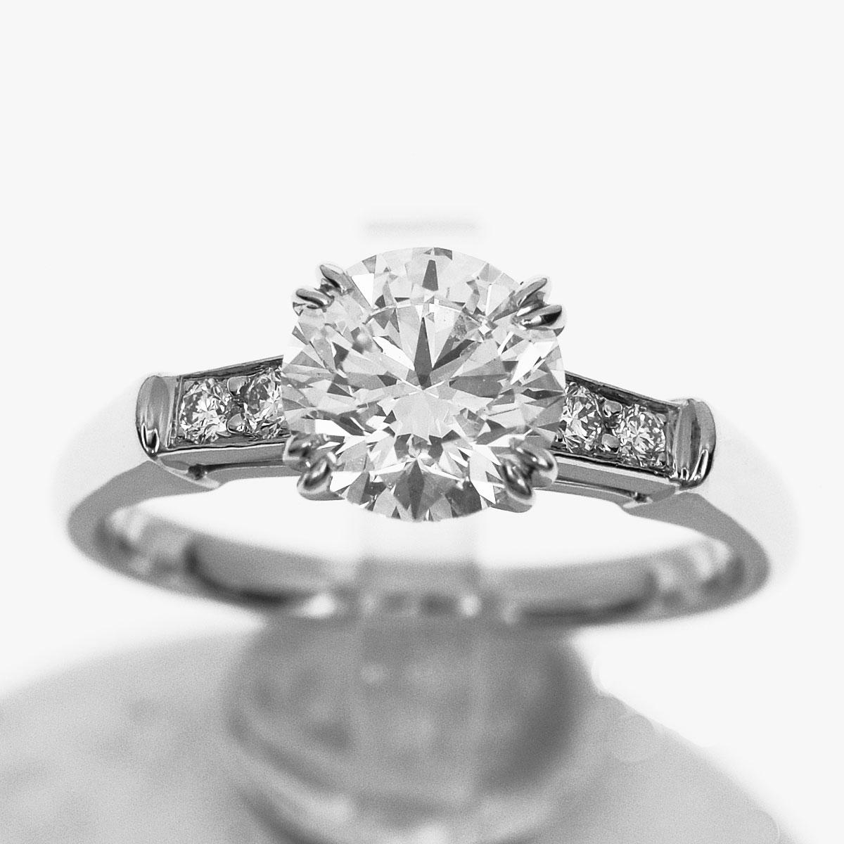 Brand: HARRY WINSTON
Name:Tryst, Round Brilliant Diamond Engagement Ring
Material:1P Main Diamond(D0.91ct F-VS2-3Ex) ,
4P Side Diamonds, PT950 Platinum
Weight:3.8g / 3.8g（Approx)
Ring size(inch): British & Australian:G 1/2  /   US & Canada:3 3/4  / 