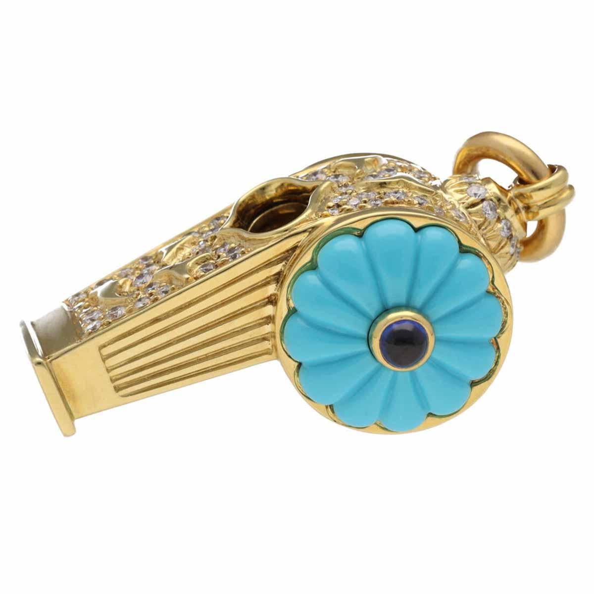 Brand:HARRY WINSTON
Name:Whistle pendant top
Material:Turquoise, diamonds, sapphires, 750 K18 YG Yellow gold
Weight:25.1g（Approx)
size(inch):H46×W24.68mm / H1.81in×W097in（Approx)
Comes with:Harry Winston Box, Case
