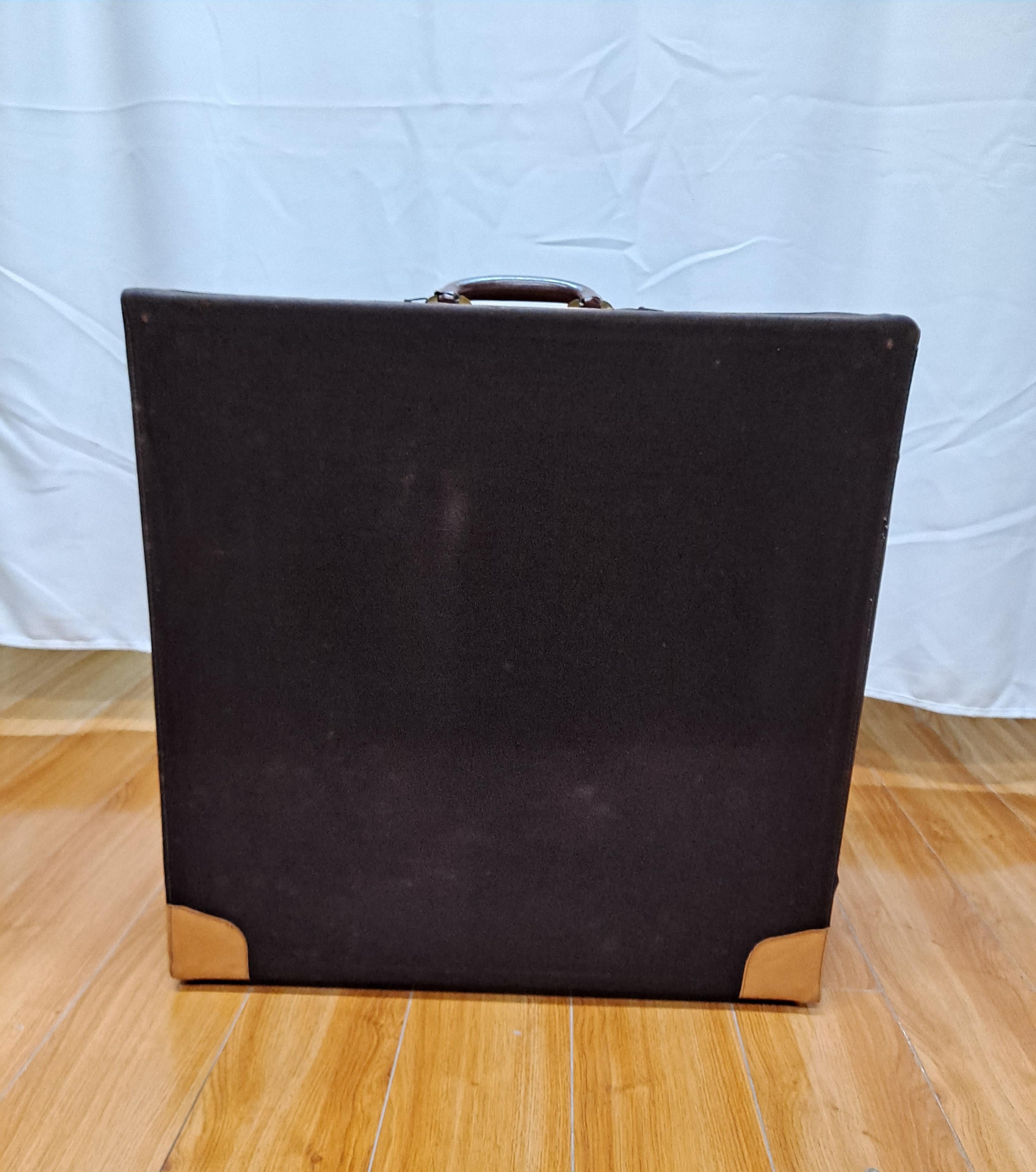 Hartman Leather Suitcase Circa 1940's For Sale 8