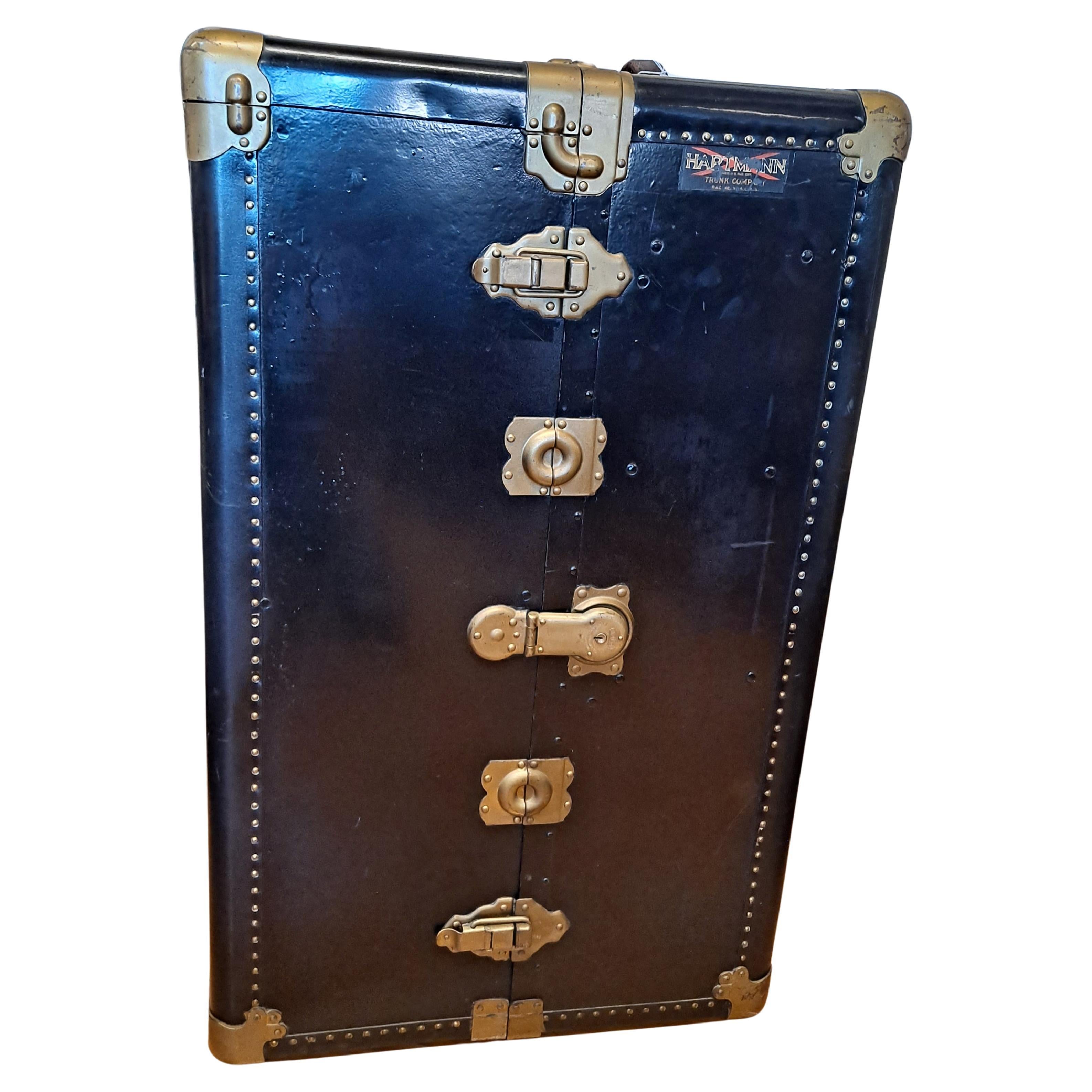 1940's Hartmann Traveling Trunk w/ Original Key For Sale