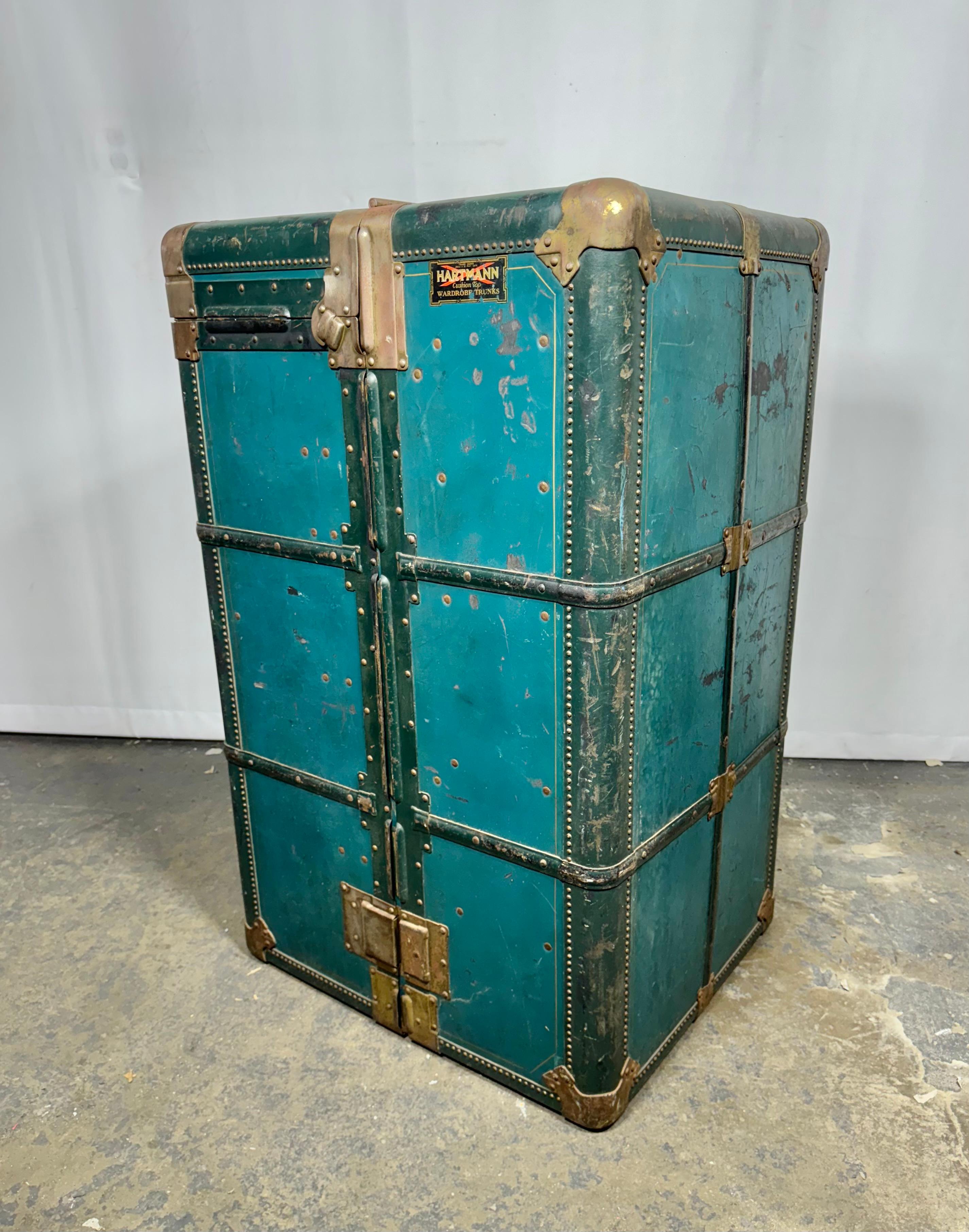 Art déco Hartmann Cushion Top Wardrobe Trunk Deco Design, Circa 1920's RARE BLUE COLOR