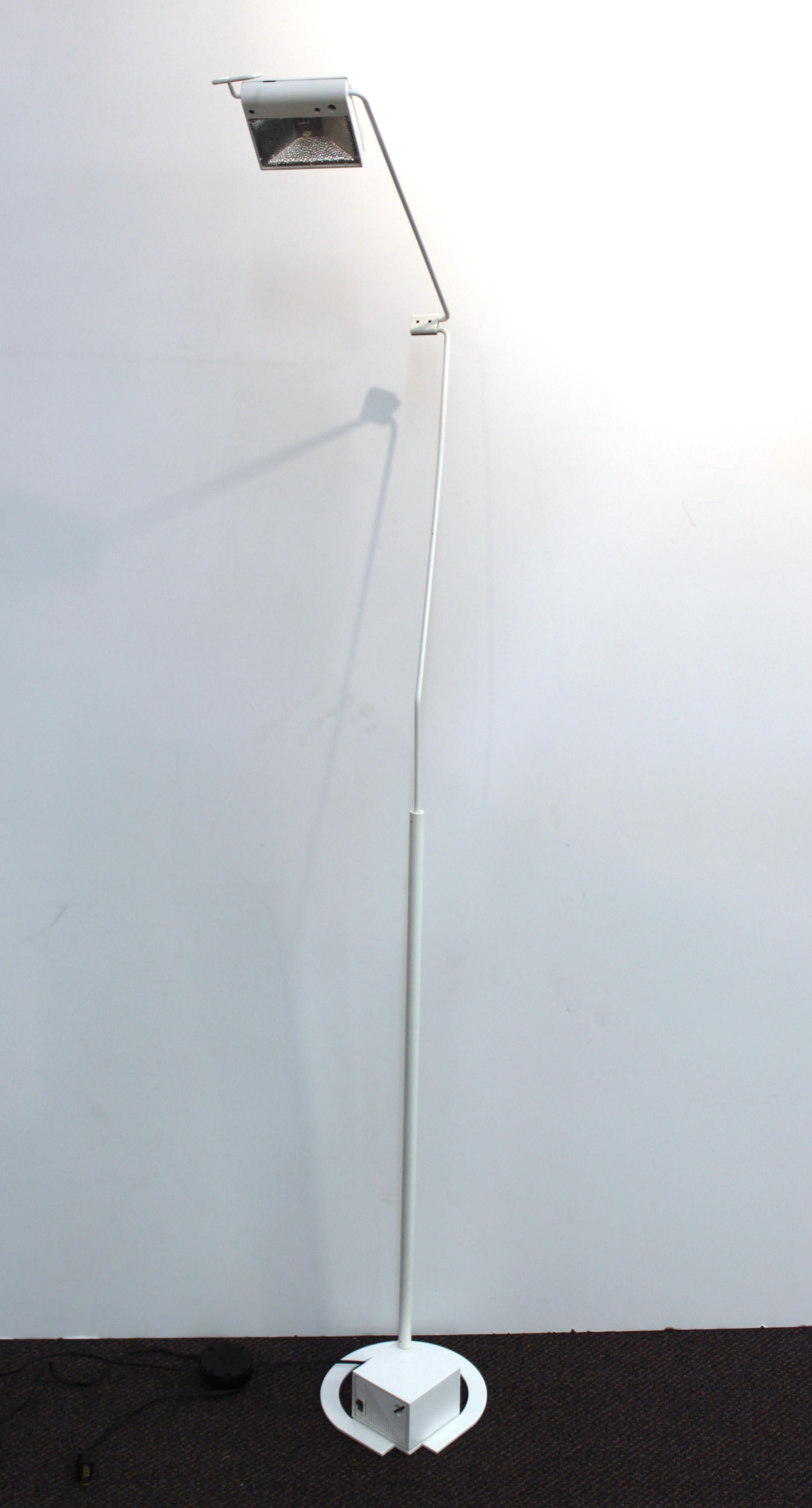 Postmoderno Lampada da terra tedesca postmoderna in metallo bianco di Hartmut Engel in vendita