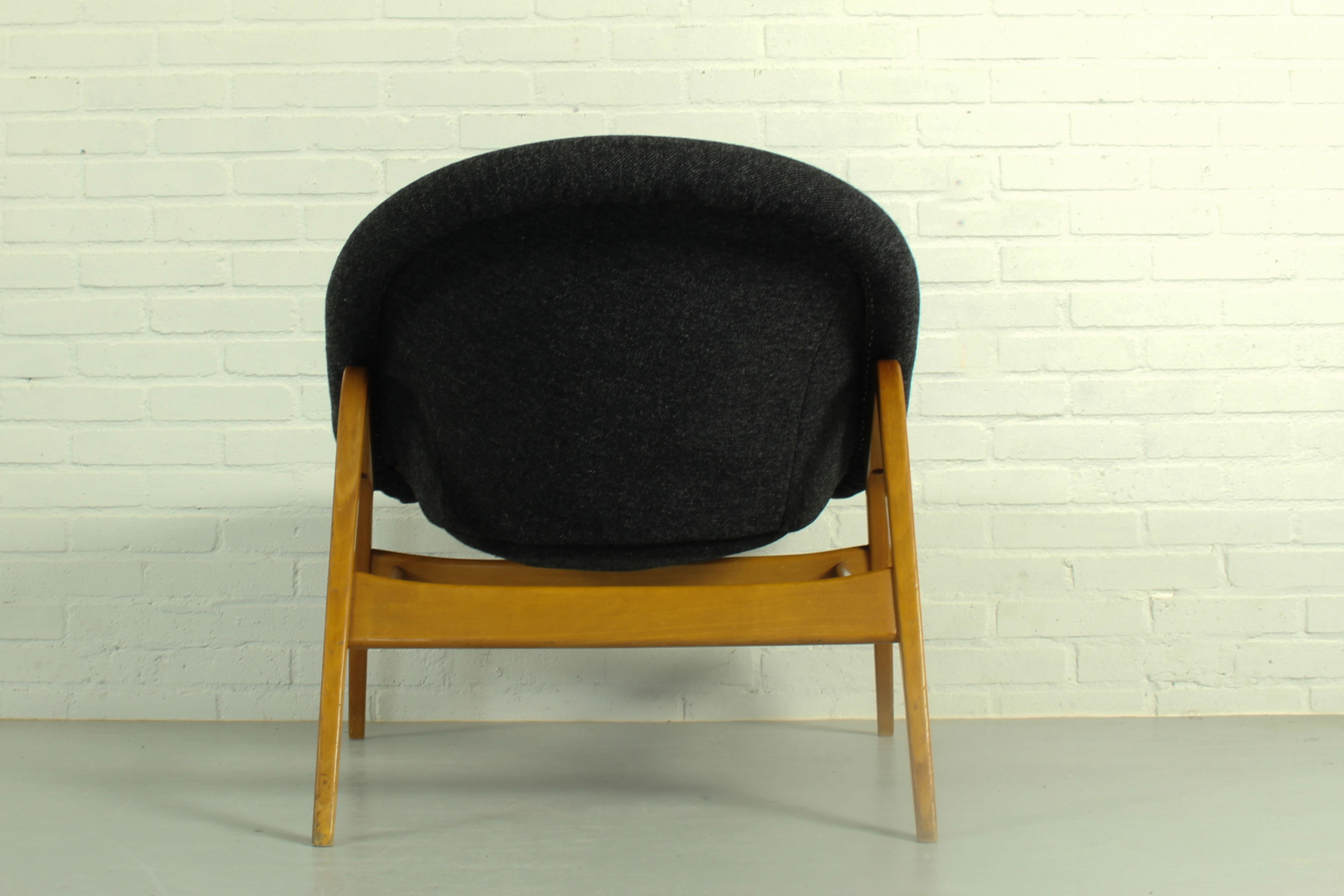 Dutch Hartmut Lohmeyer for Artifort lounge chair Model 118 'Columbus', 1955 For Sale