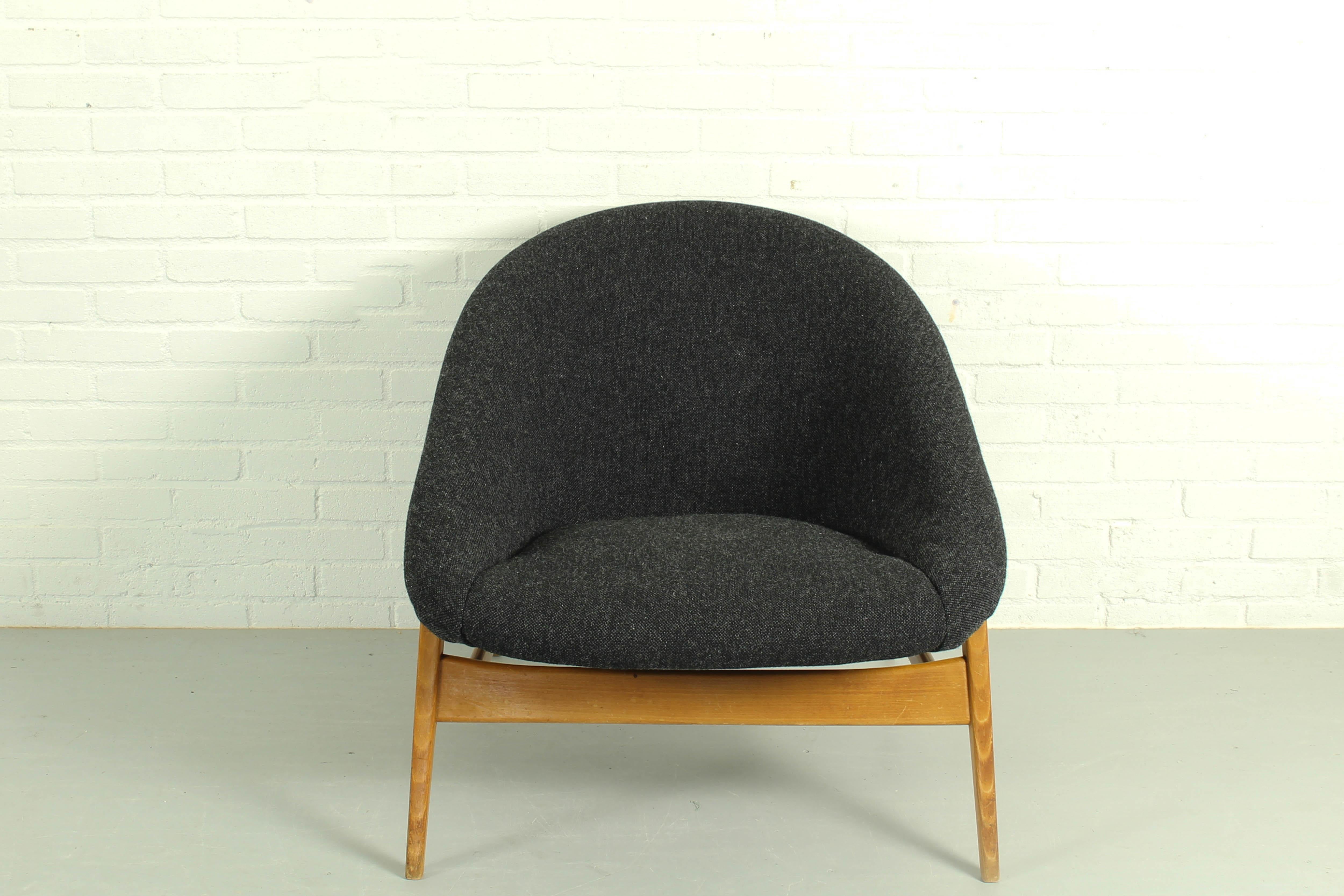 Hartmut Lohmeyer for Artifort lounge chair Model 118 'Columbus', 1955 For Sale 2