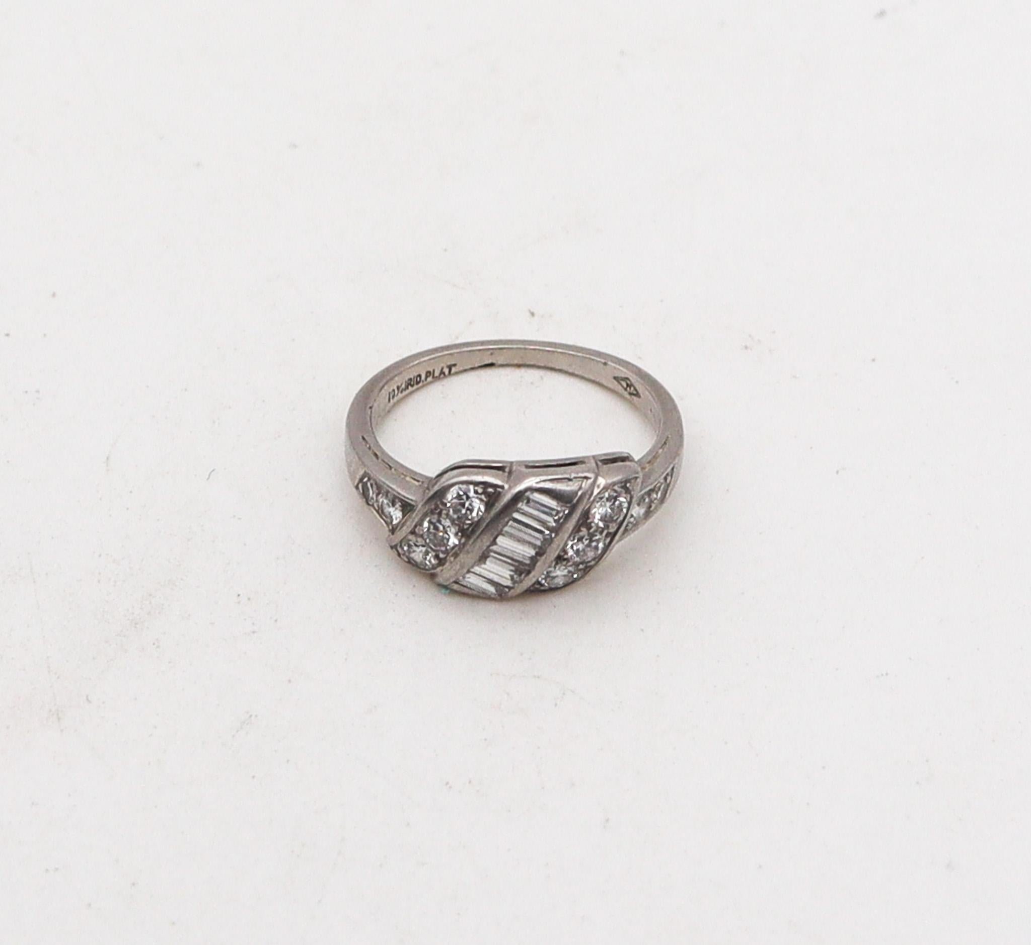Hartzberg & Co. 1930 Art Deco-Ring aus Platin mit VS-Diamanten (Art déco) im Angebot