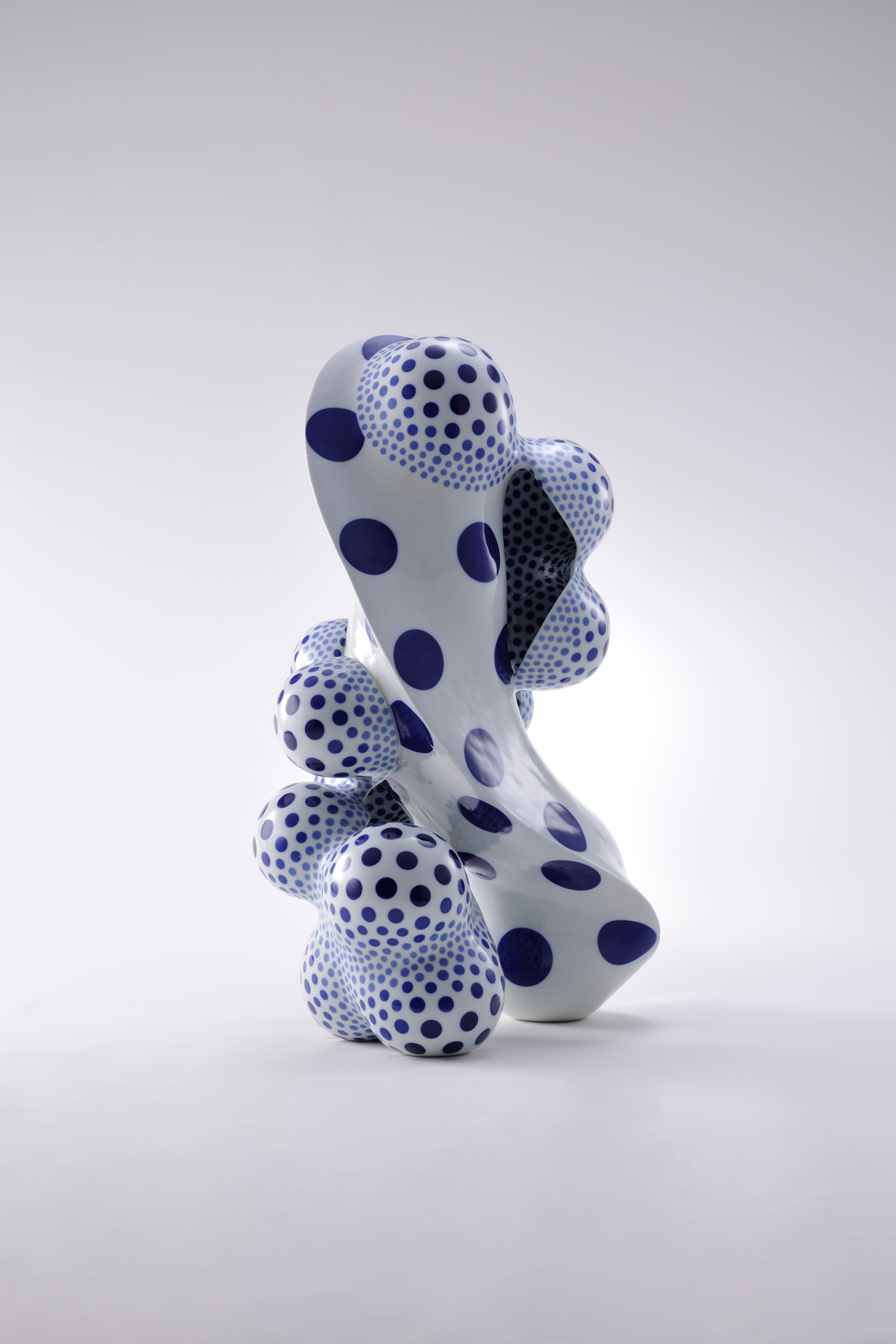 Harumi Nakashima Abstract Sculpture - A Disclosing Form 1607, Contemporary Porcelain Sculpture with Glaze, Biomorphic