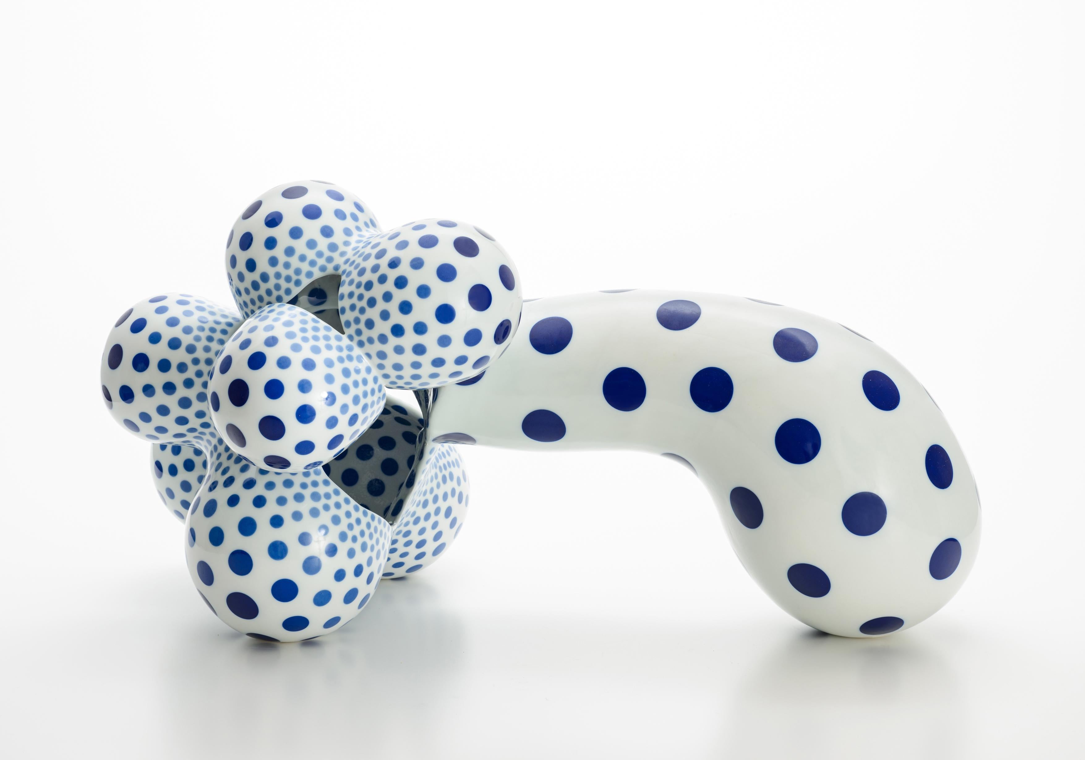 Harumi Nakashima Abstract Sculpture - "A Disclosing Form 1810", Abstract Ceramic Sculpture, Dynamic Porcelain Form