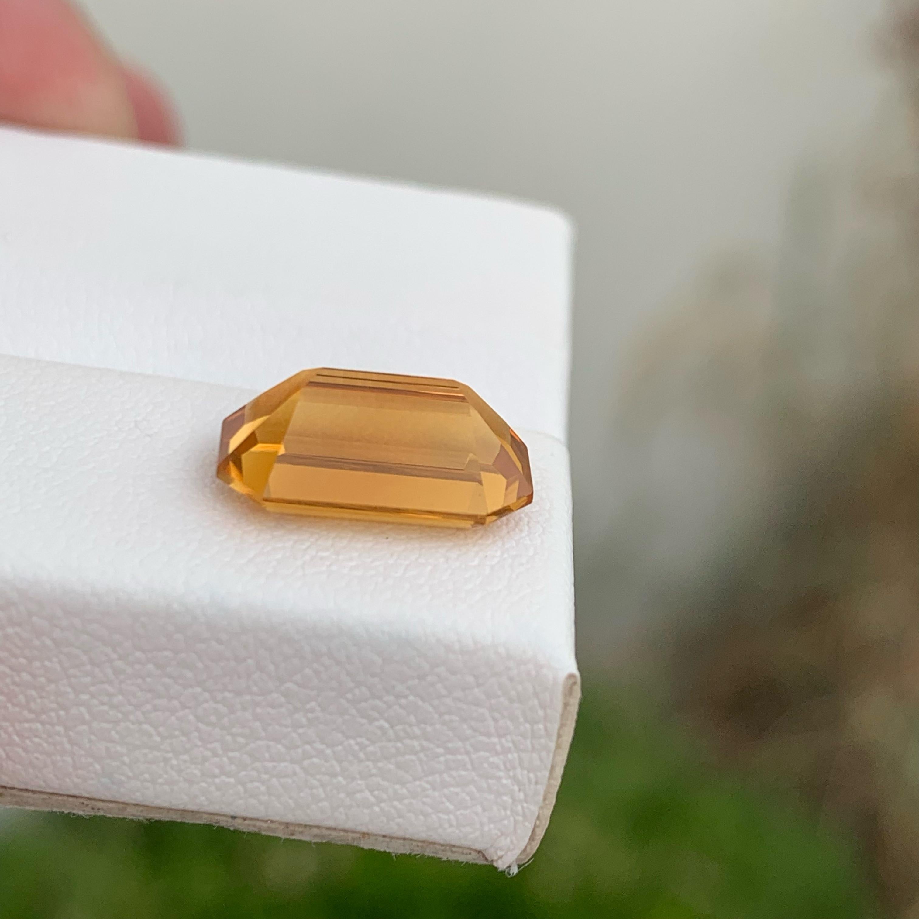 Weight 3.35 carats 
Dimensions 12.4 x 7.4 x 5.5 mm
Treatment None 
Origin Brazil 
Clarity Loupe Clean 
Shape Octagon 
Cut Emerald 



Elevate your jewelry collection with the warm and inviting beauty of this Harvest Orange Citrine. This natural