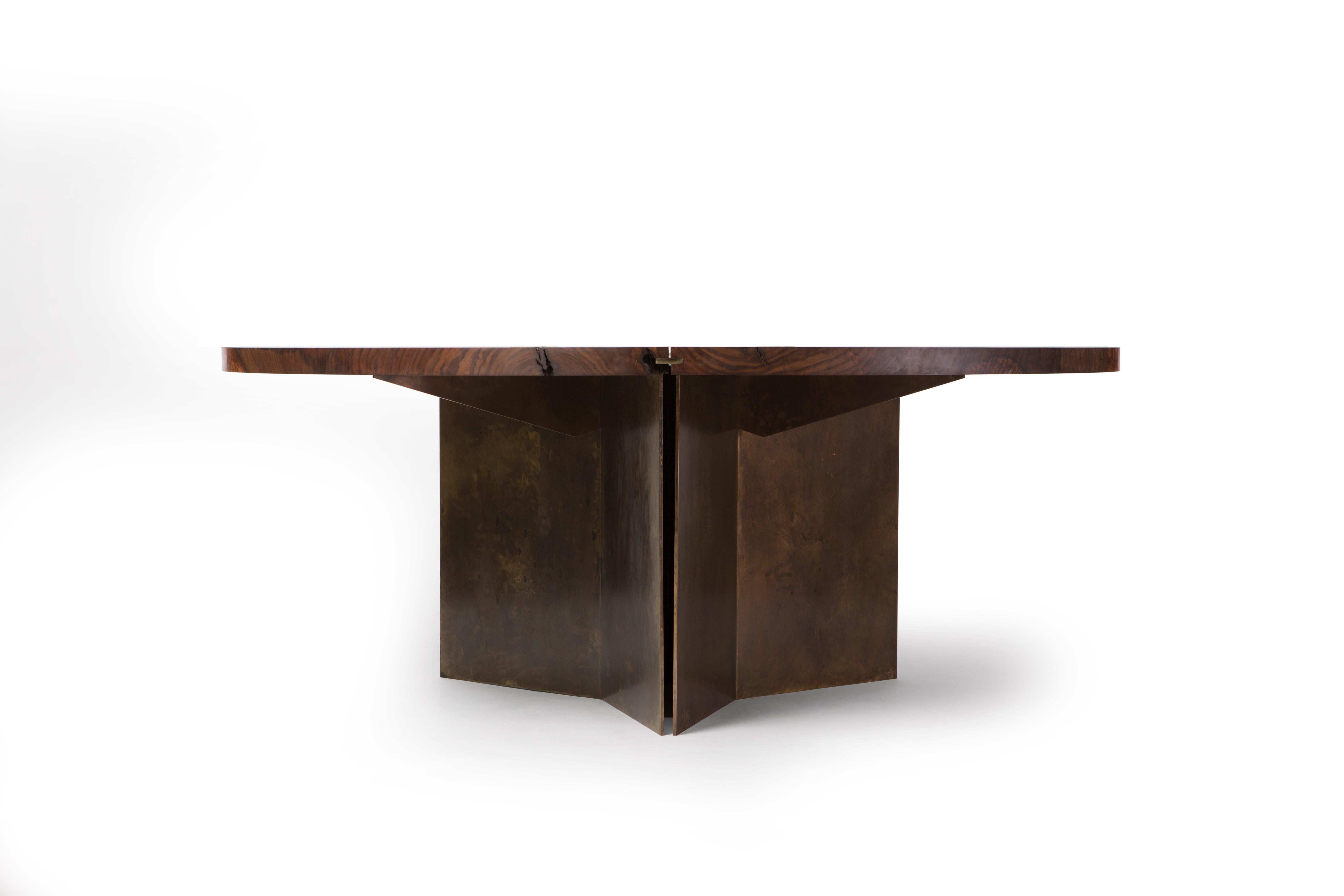 Available in single slab diameters of over six feet, the Harvest dining table by Taylor Donsker creates a visual anchor for any dining room or dining nook. Handcrafted from a single slab of California Claro Walnut that balances beautiful grain and