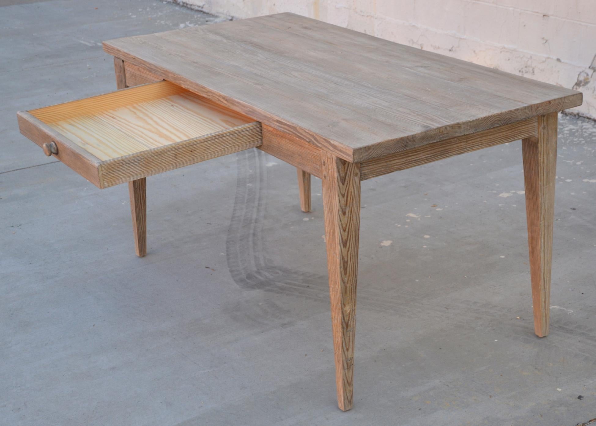 Harvest Table Made from Reclaimed Pine In Excellent Condition In Los Angeles, CA