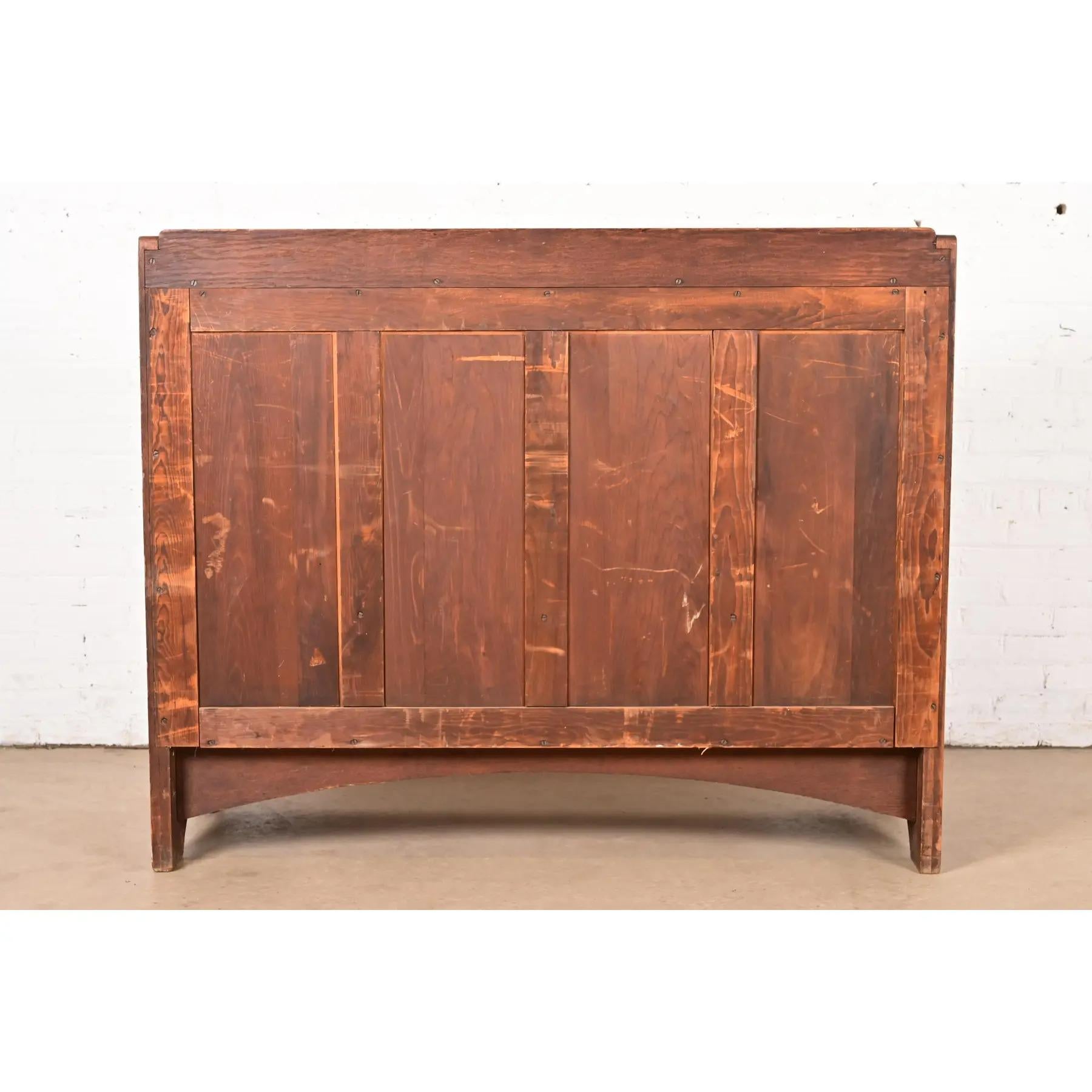 Harvey Ellis per Gustav Stickley Credenza Mission Arts & Crafts in quercia antica in vendita 5