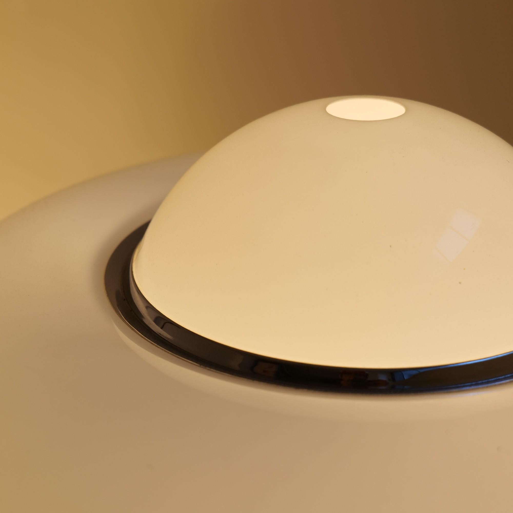 Harvey Guzzini Brumburry lamp by Luigi Massoni In Good Condition For Sale In Saarbrücken, DE