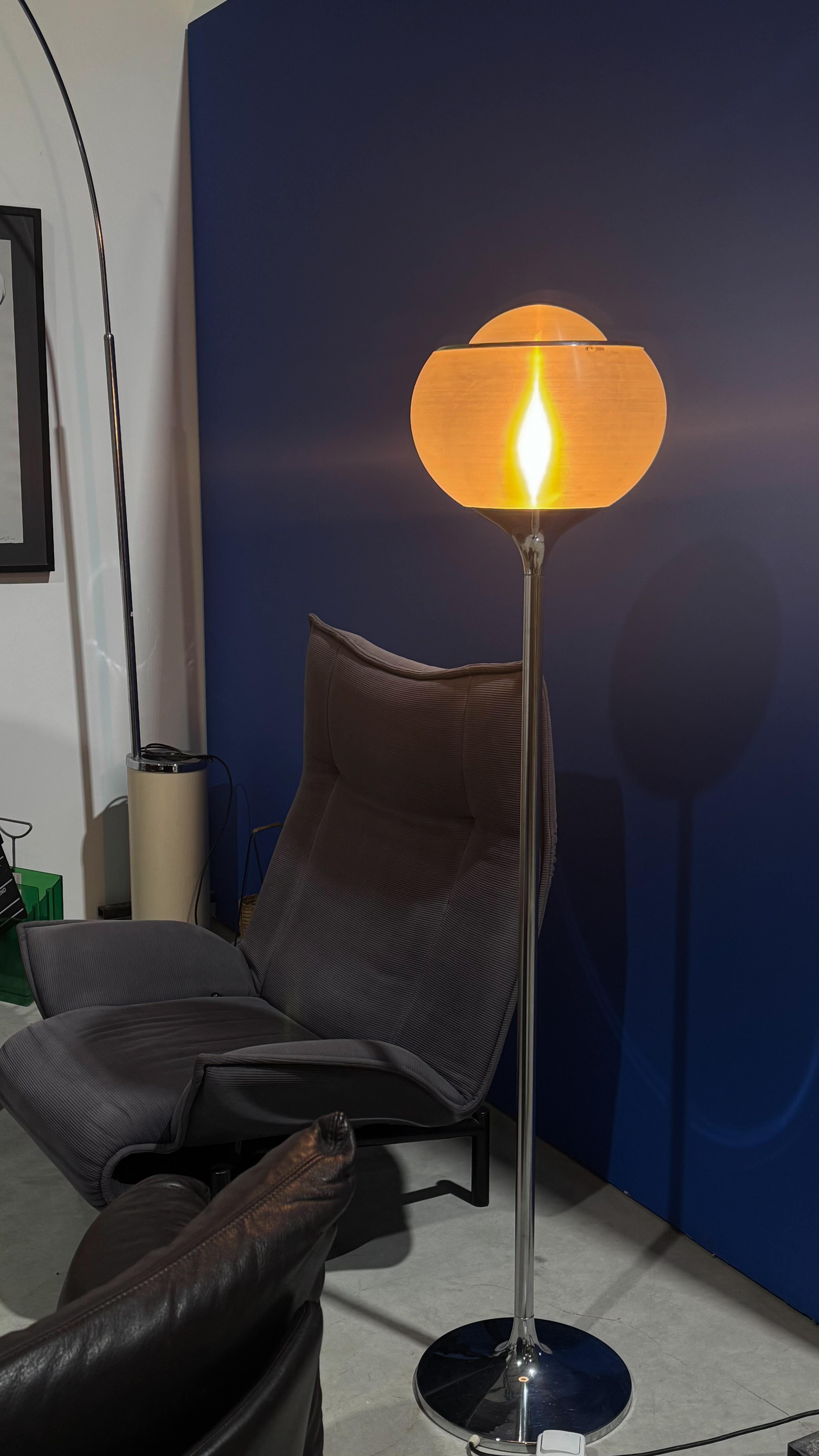 Harvey Guzzini Lampadaire Bud en vente 6