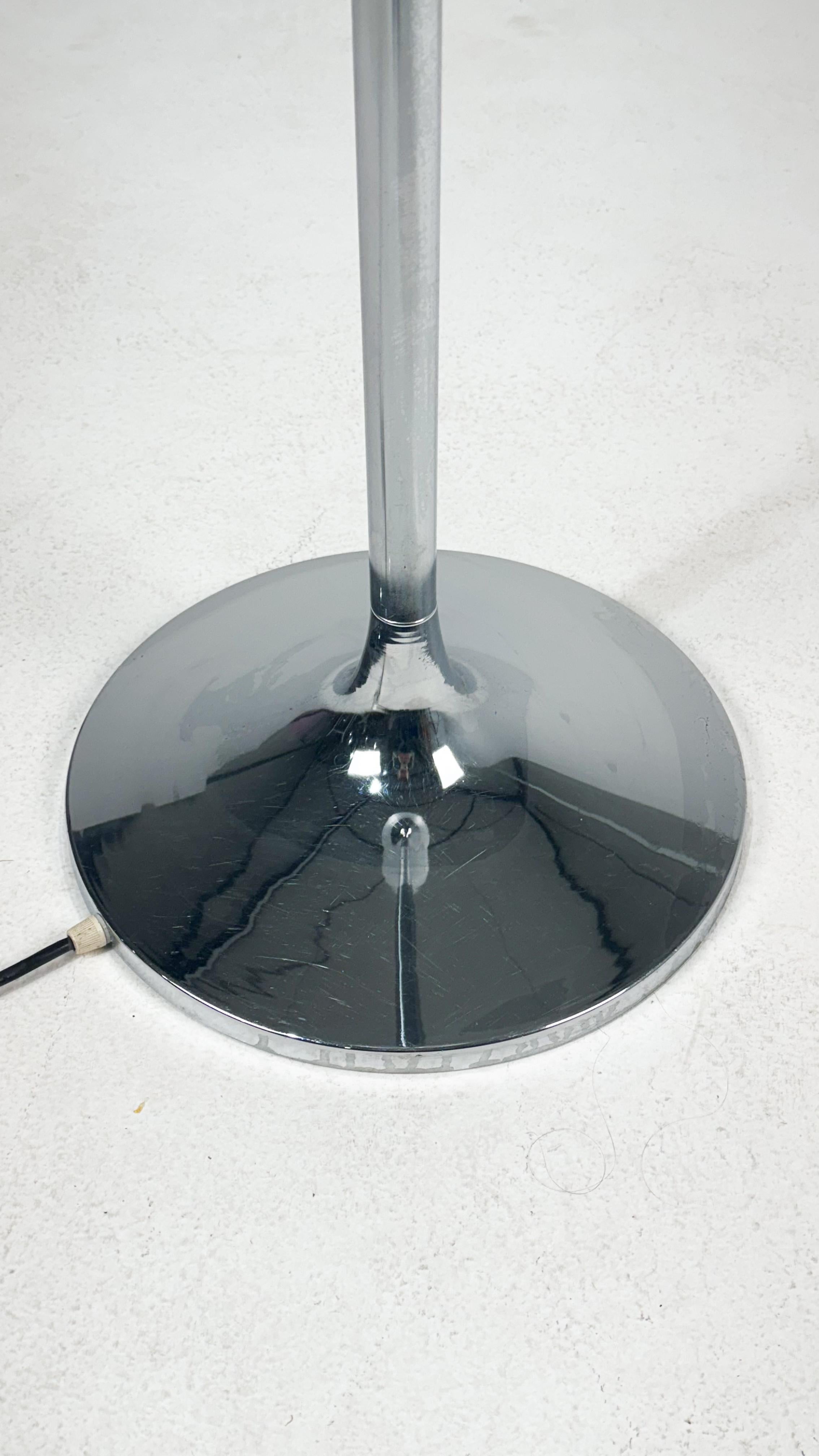 italien Harvey Guzzini Lampadaire Bud en vente