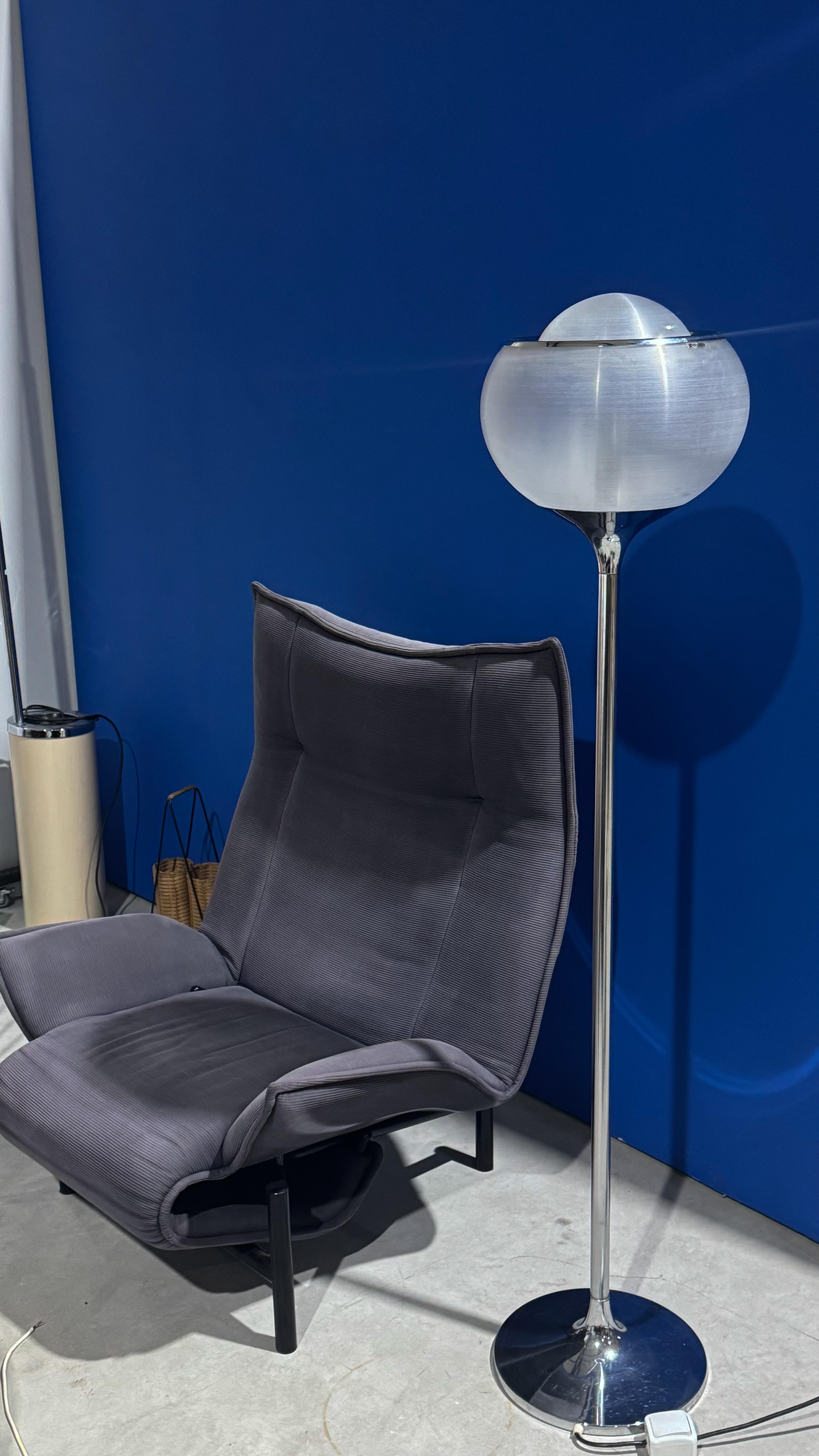 Métal Harvey Guzzini Lampadaire Bud en vente