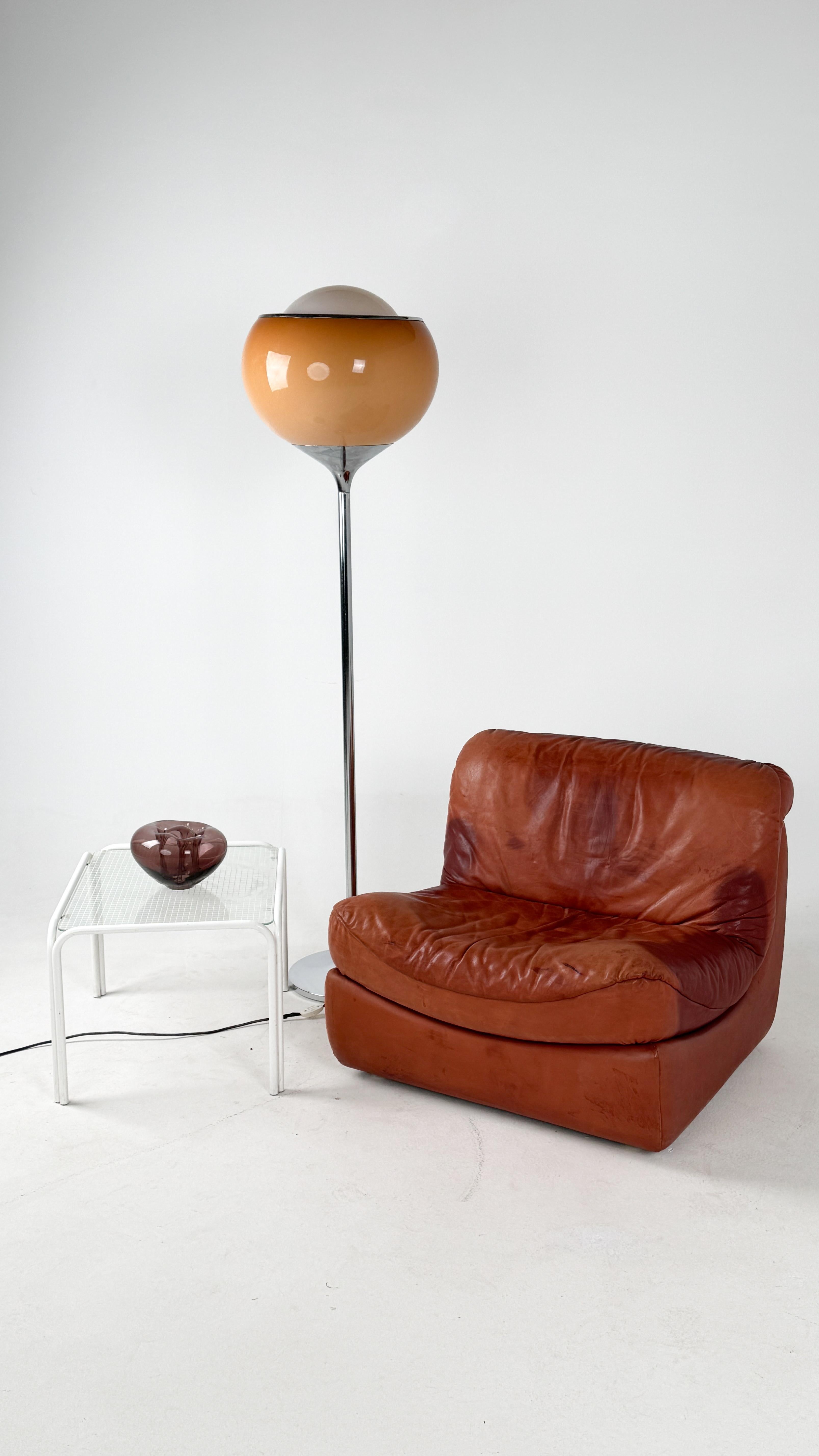 Lámpara de pie Harvey Guzzini Flash vintage de Meblo Brown Esloveno en venta