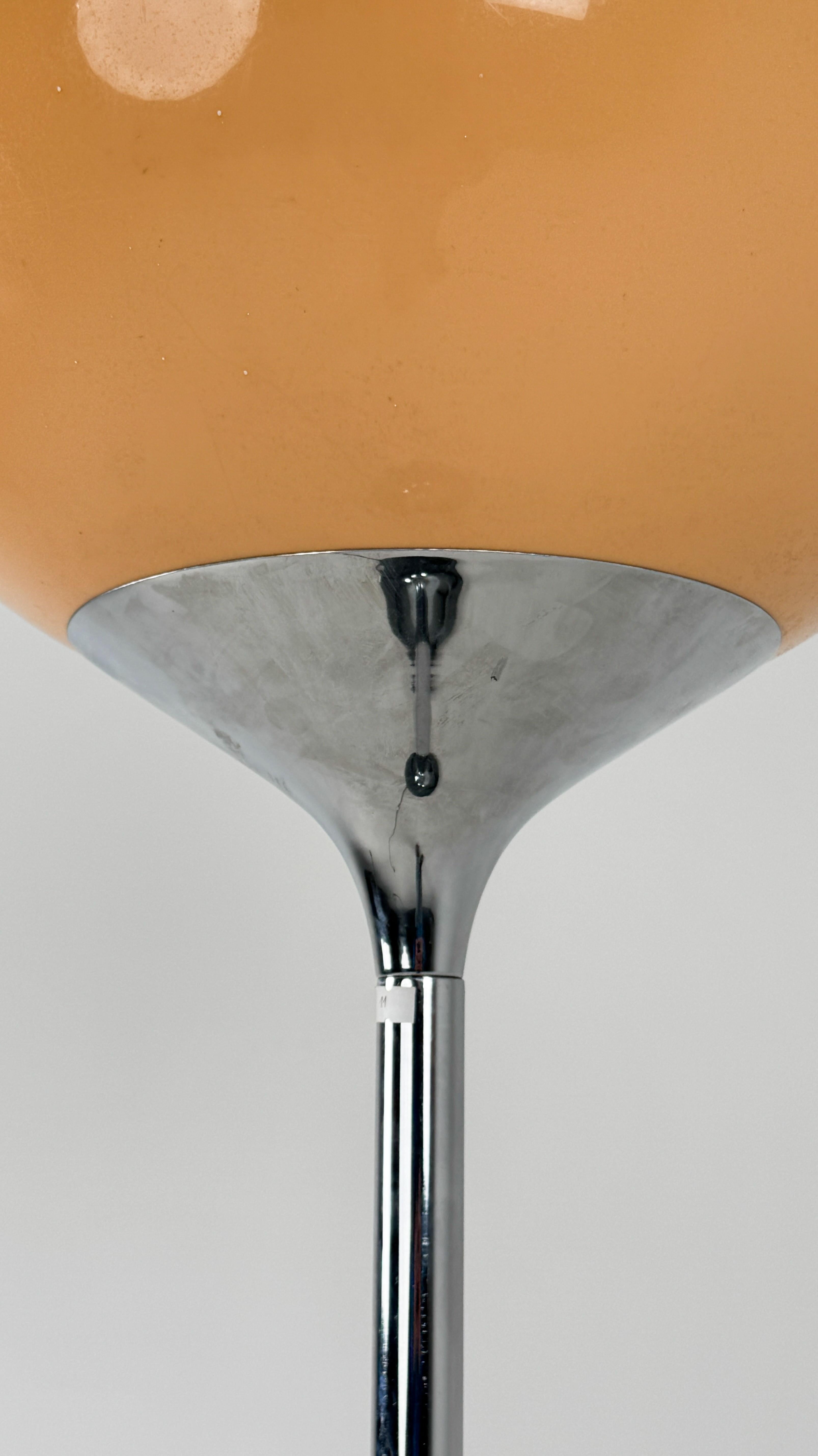 Lámpara de pie Harvey Guzzini Flash vintage de Meblo Brown en Bueno estado para la venta en Београд, RS