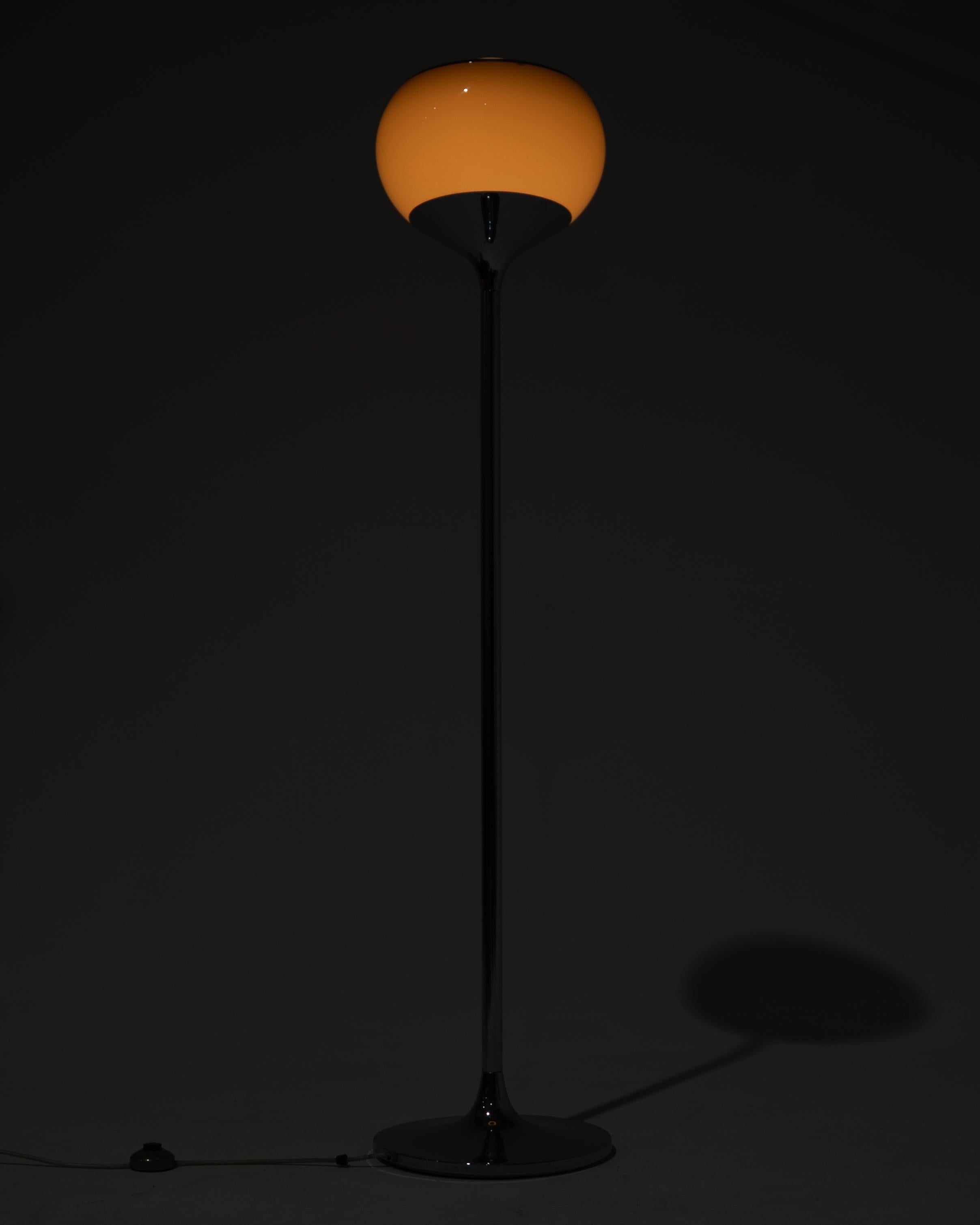 Harvey Guzzini Flash, piccola lampada da terra vintage di Meblo Brown in vendita 6