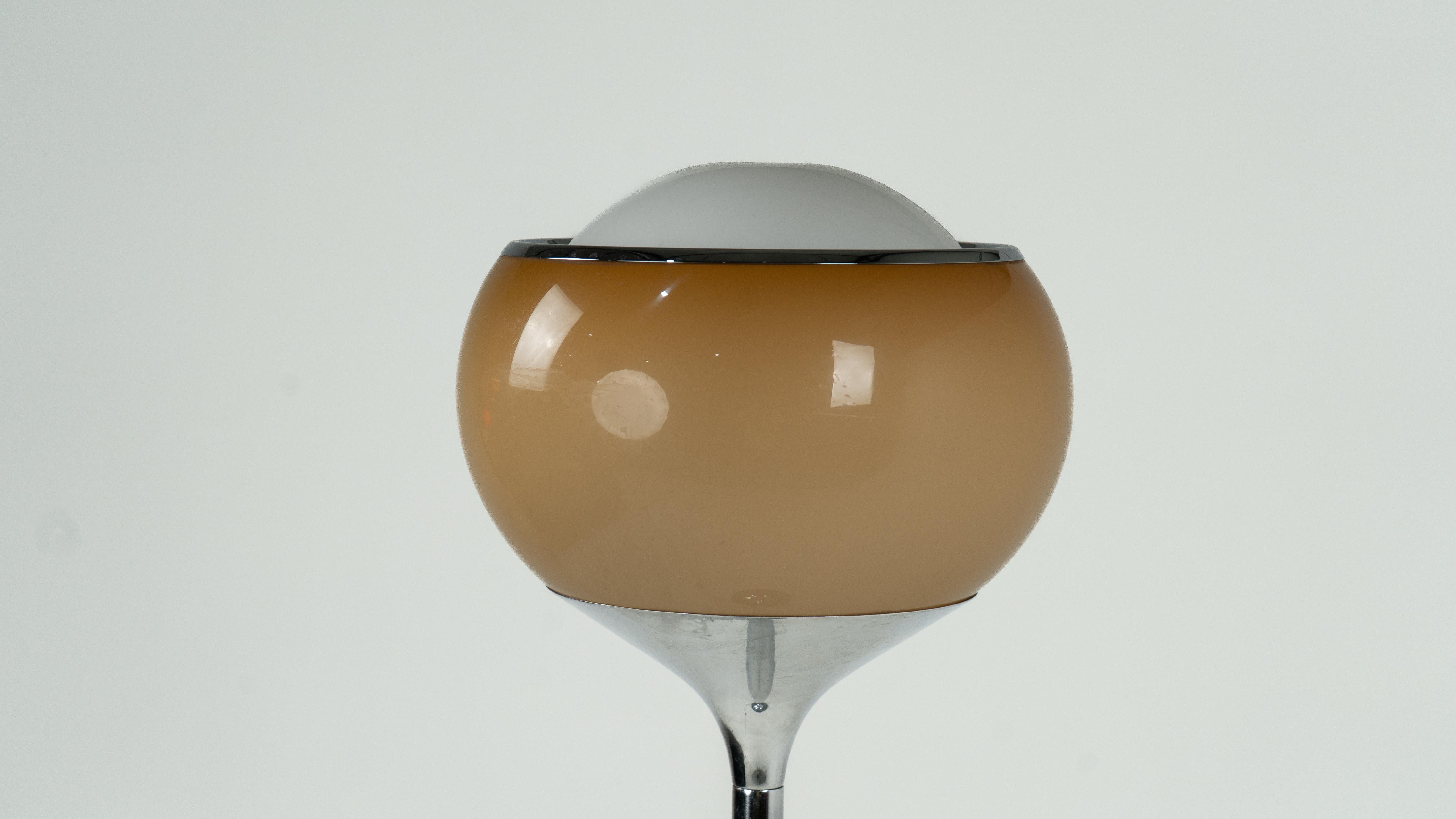 Space Age Harvey Guzzini Flash, piccola lampada da terra vintage di Meblo Brown in vendita