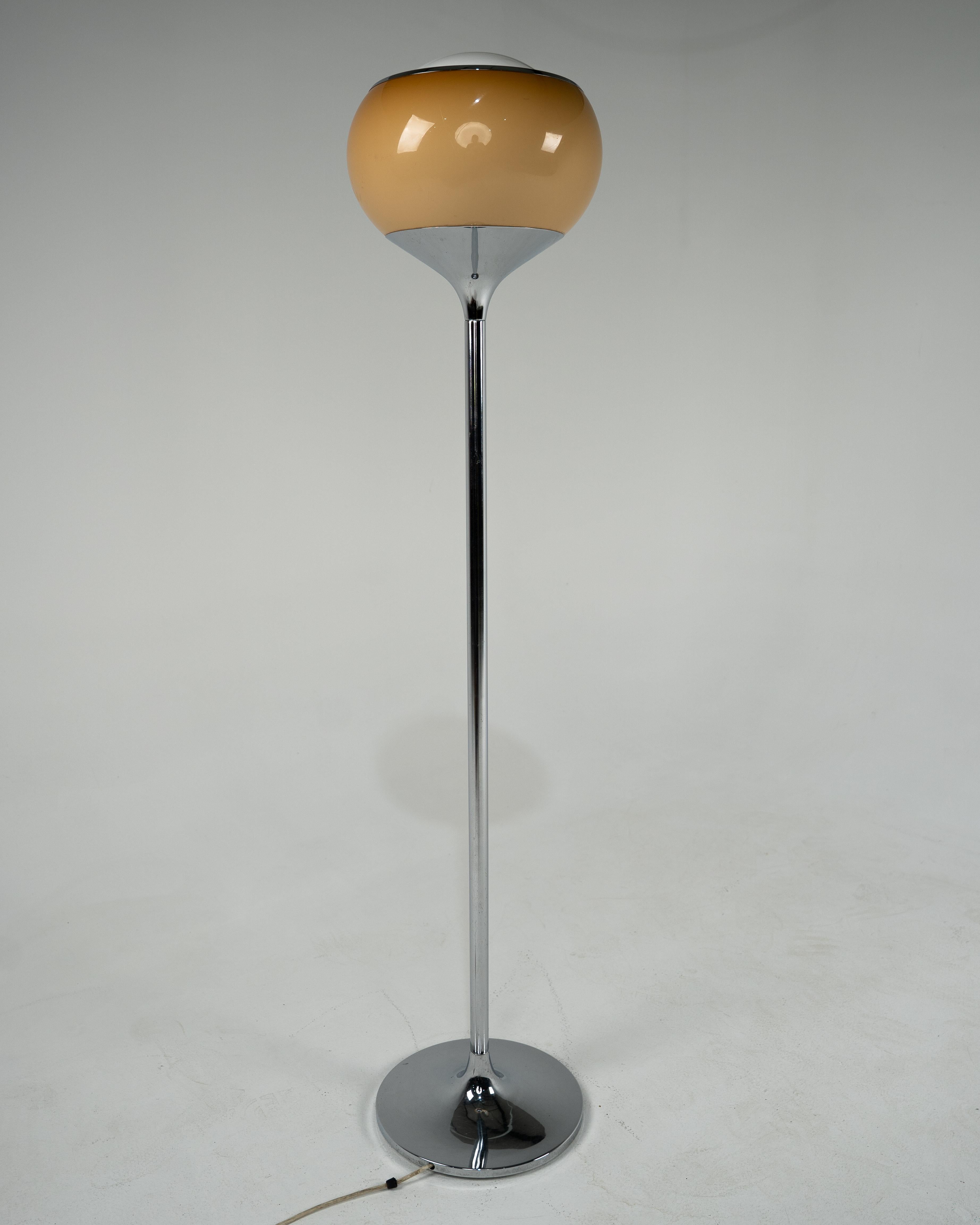 Sloveno Harvey Guzzini Flash, piccola lampada da terra vintage di Meblo Brown in vendita
