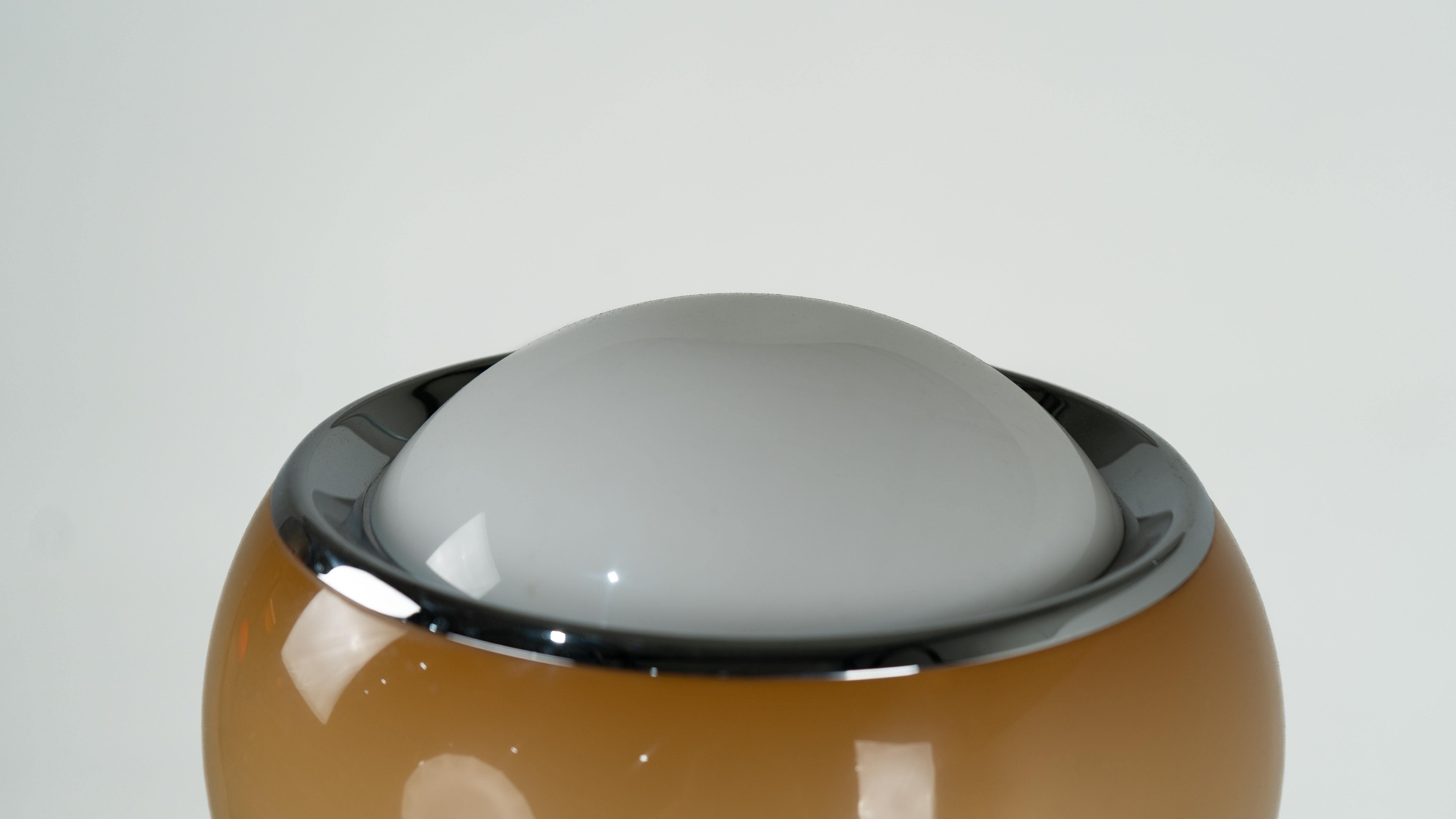 XX secolo Harvey Guzzini Flash, piccola lampada da terra vintage di Meblo Brown in vendita