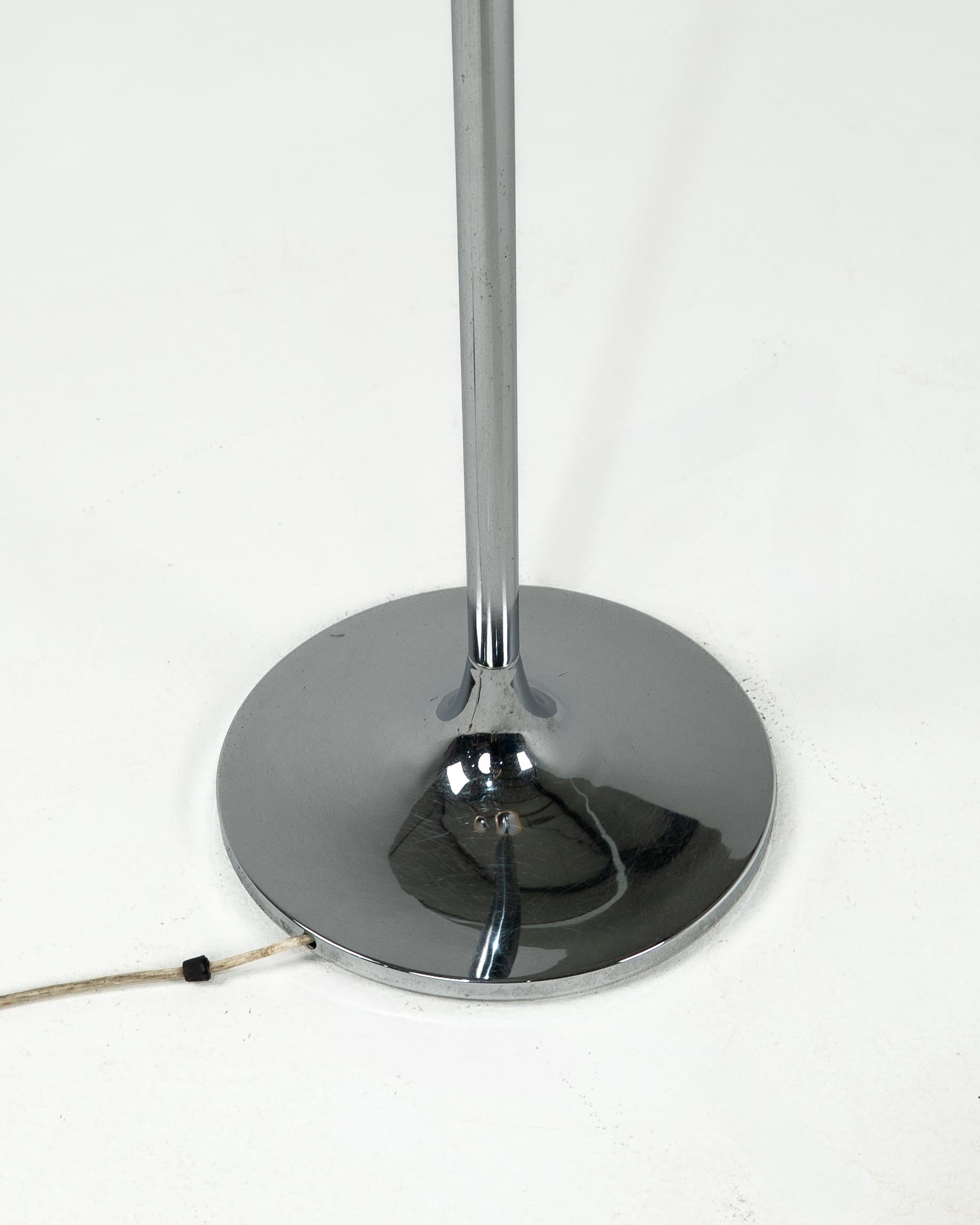XX secolo Harvey Guzzini Flash, piccola lampada da terra vintage di Meblo Brown in vendita