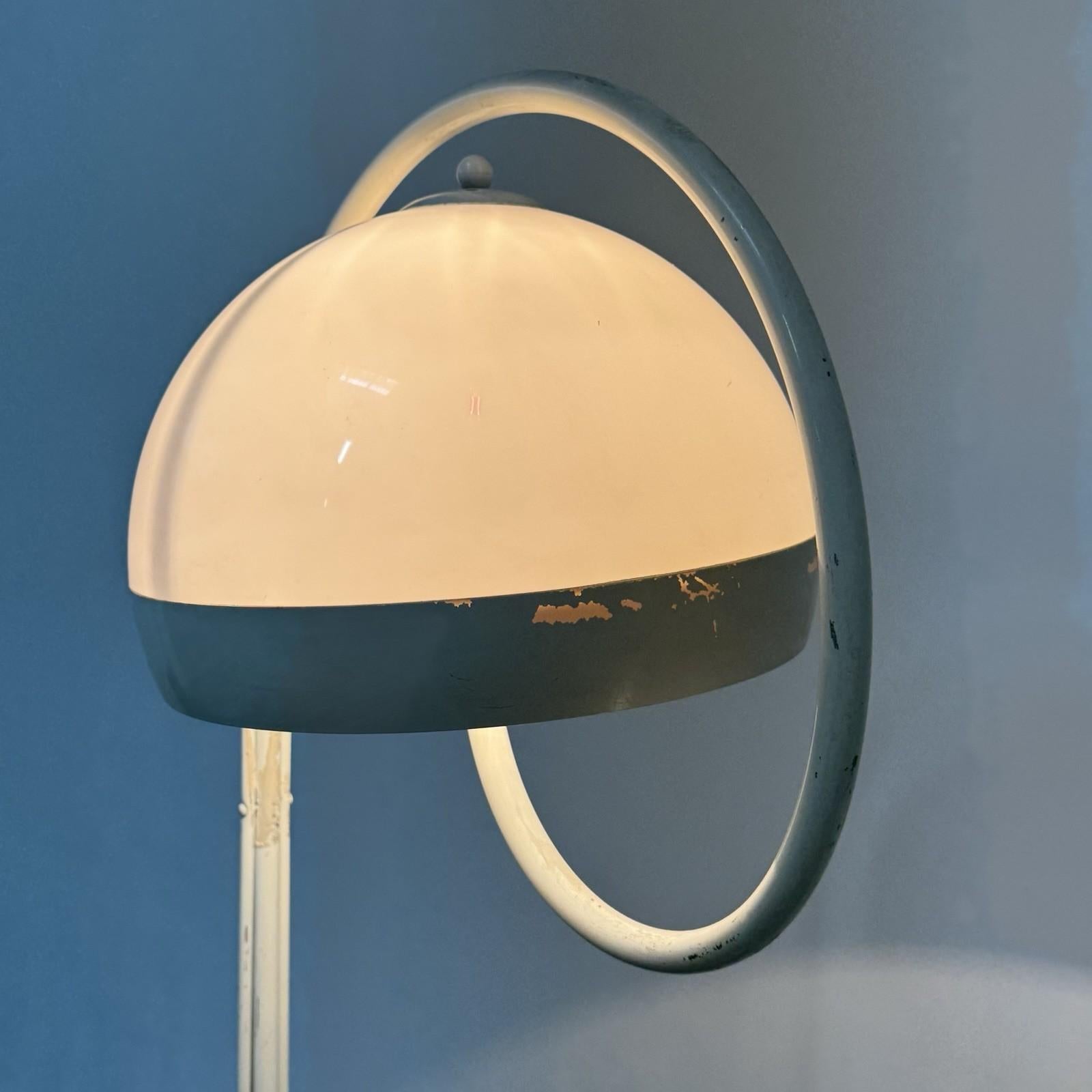 Harvey Guzzini Lampada da terra Space AGE con base in marmo Design anni '70 in vendita 3