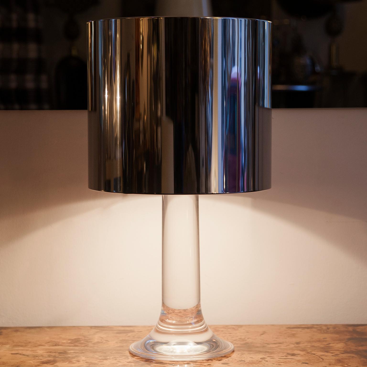 Harvey Guzzini Lucite Table Lamp with Metal Shade, Italy, 1970s In Good Condition In Munich, DE