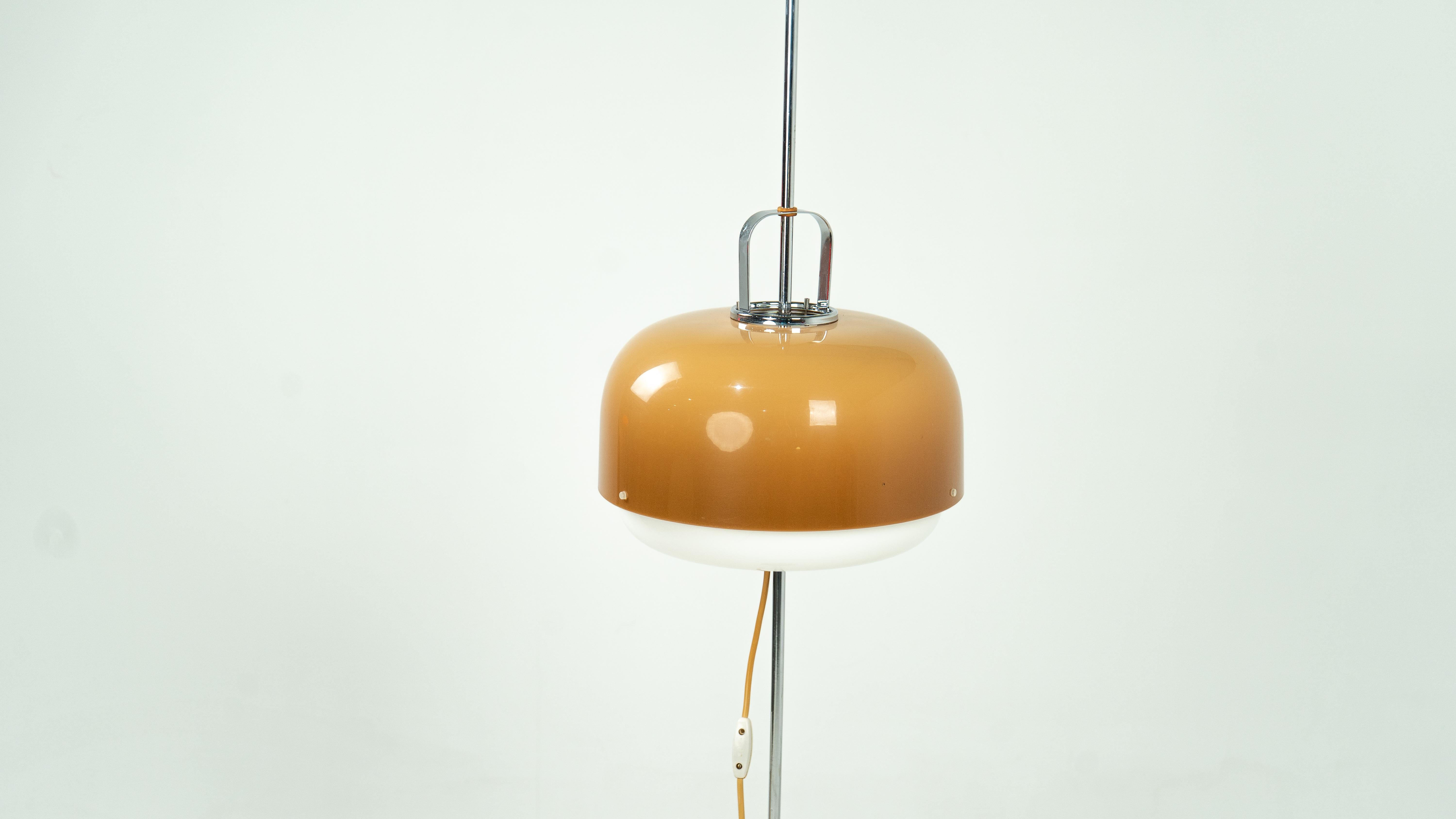 Harvey Guzzini Medusa Lámpara de pie Vintage Marrón Meblo Era espacial en venta