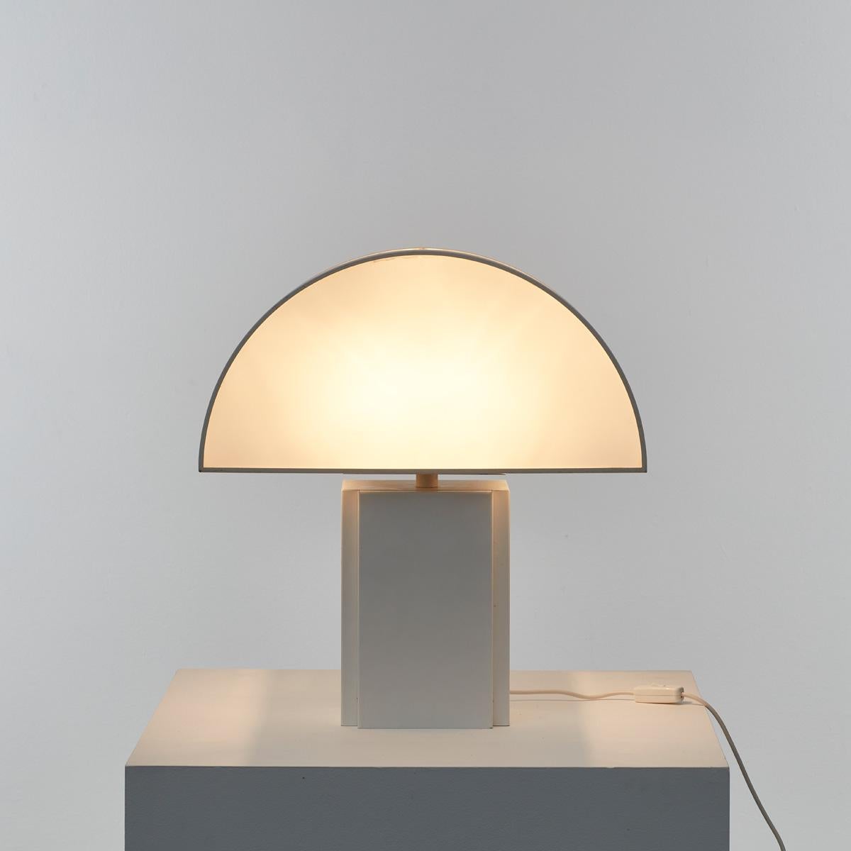 Mid-Century moderno Lampada da tavolo Harvey Guzzini Olympe per ED, Italia 1970s in vendita