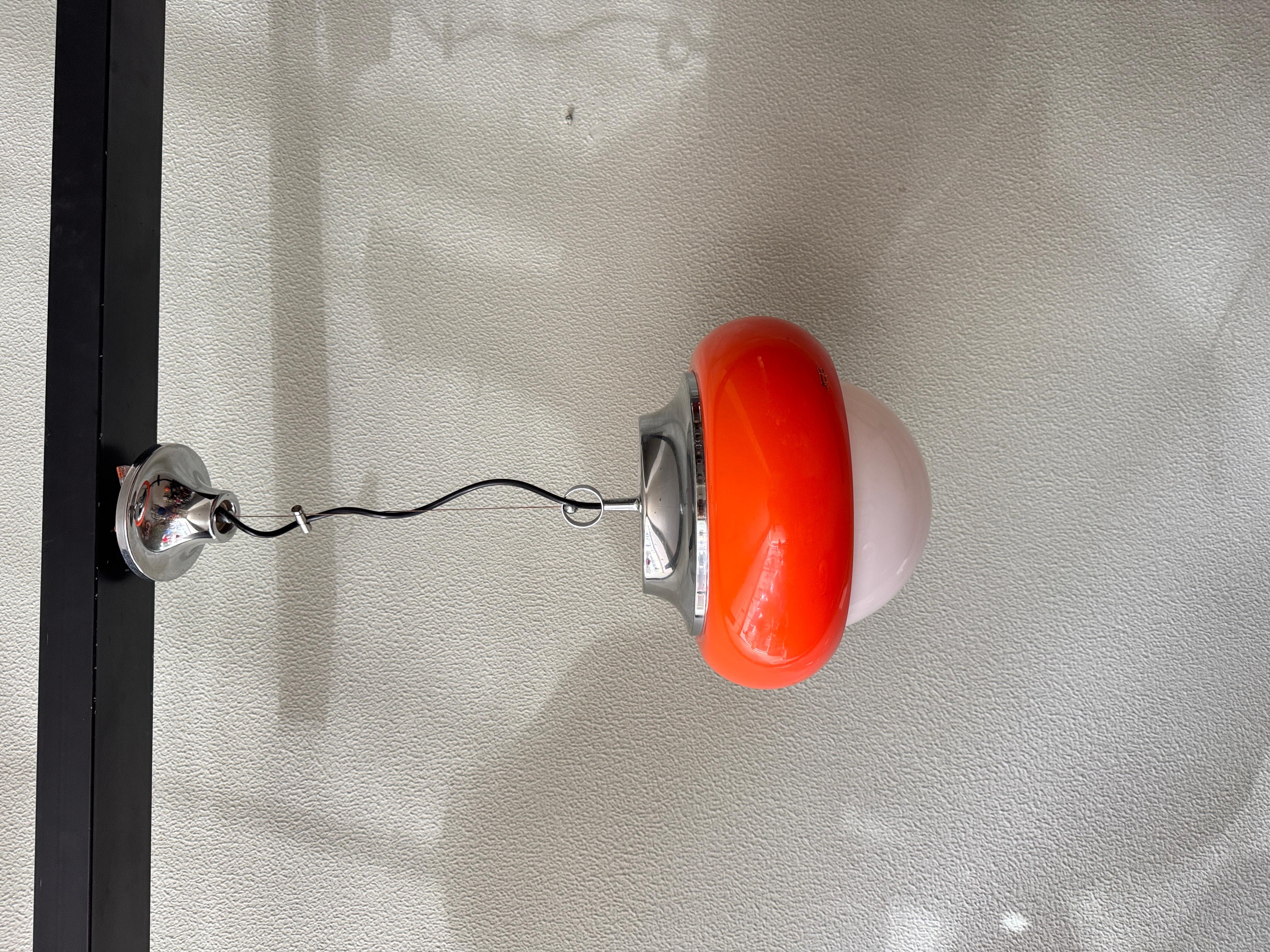 Pelo di capra Harvey Guzzini Lampada da soffitto in vetro e acrilico arancione Cromo Italia anni '70 in vendita