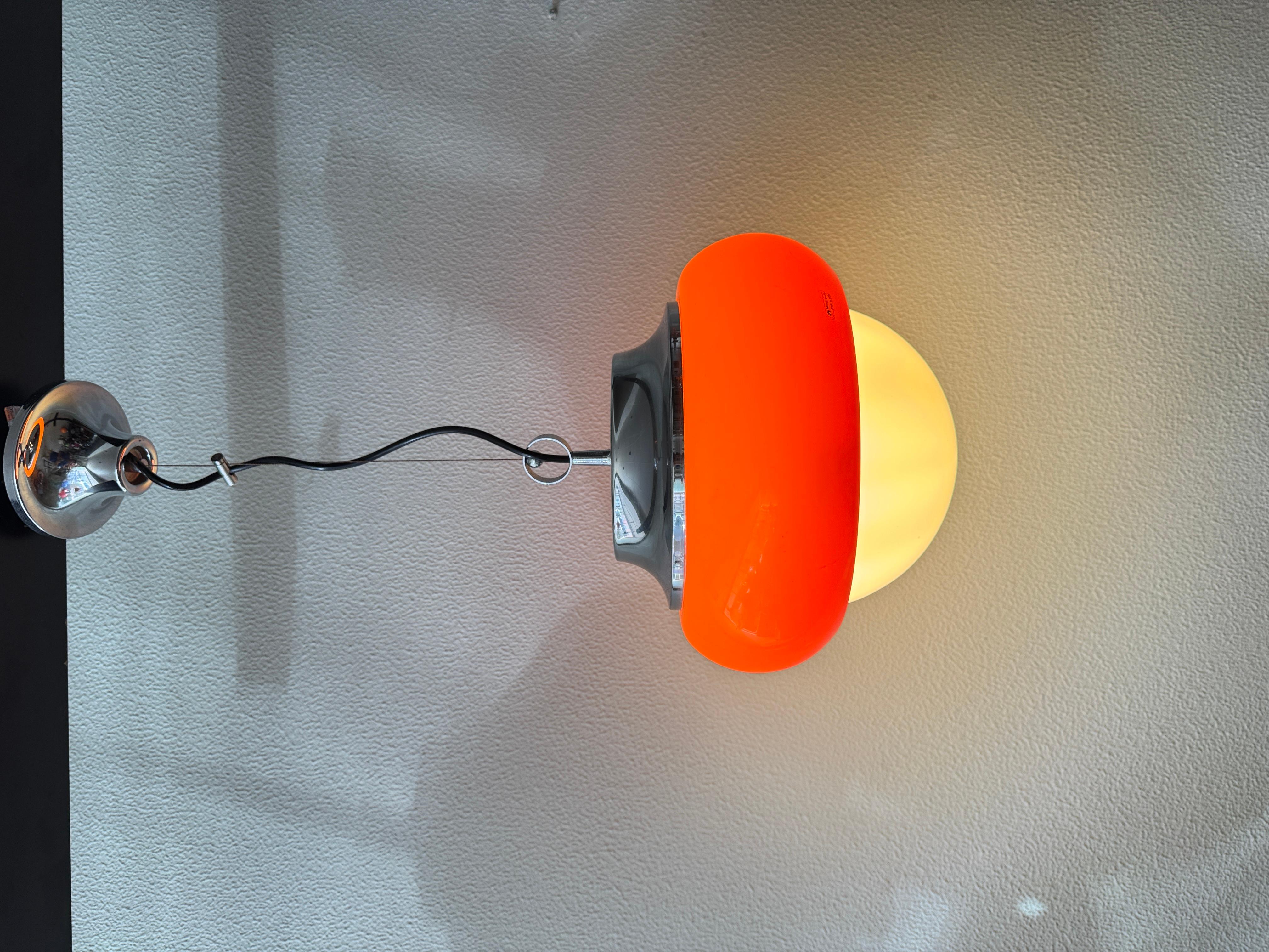 Harvey Guzzini Lampada da soffitto in vetro e acrilico arancione Cromo Italia anni '70 in vendita 2