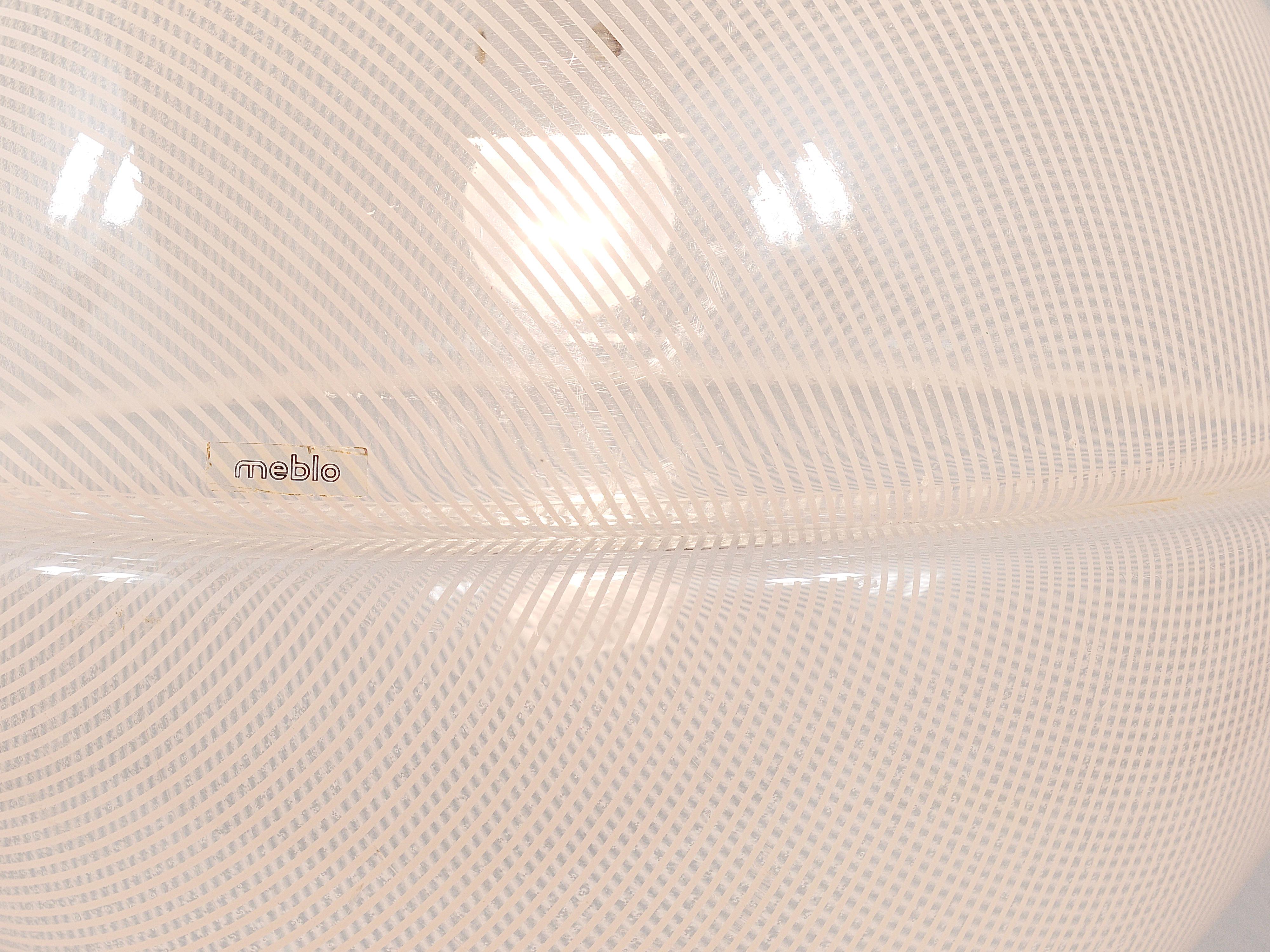 Lampada a sospensione a globo Op-Art a strisce postmoderna di Harvey Guzzini di Meblo, anni '70 in vendita 4