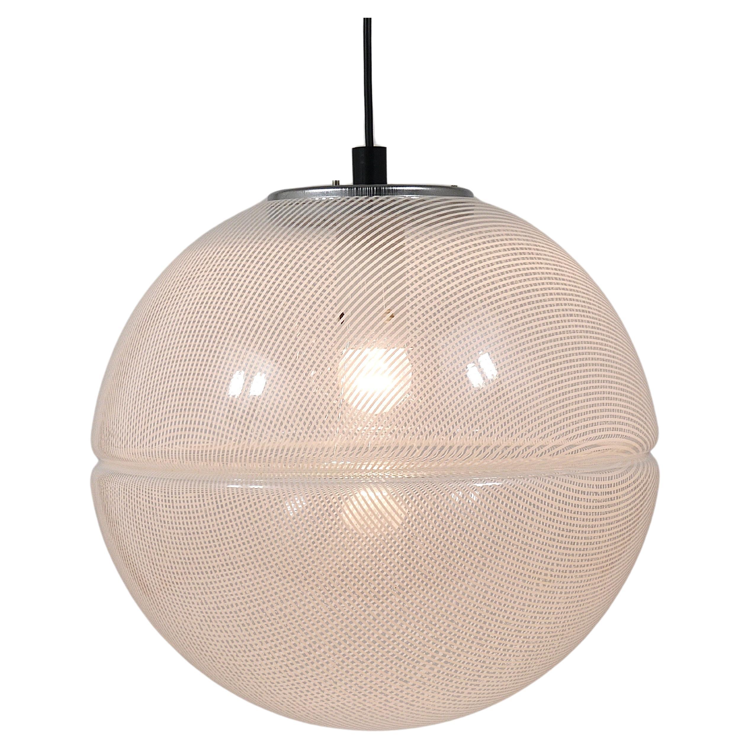 Lampada a sospensione a globo Op-Art a strisce postmoderna di Harvey Guzzini di Meblo, anni '70