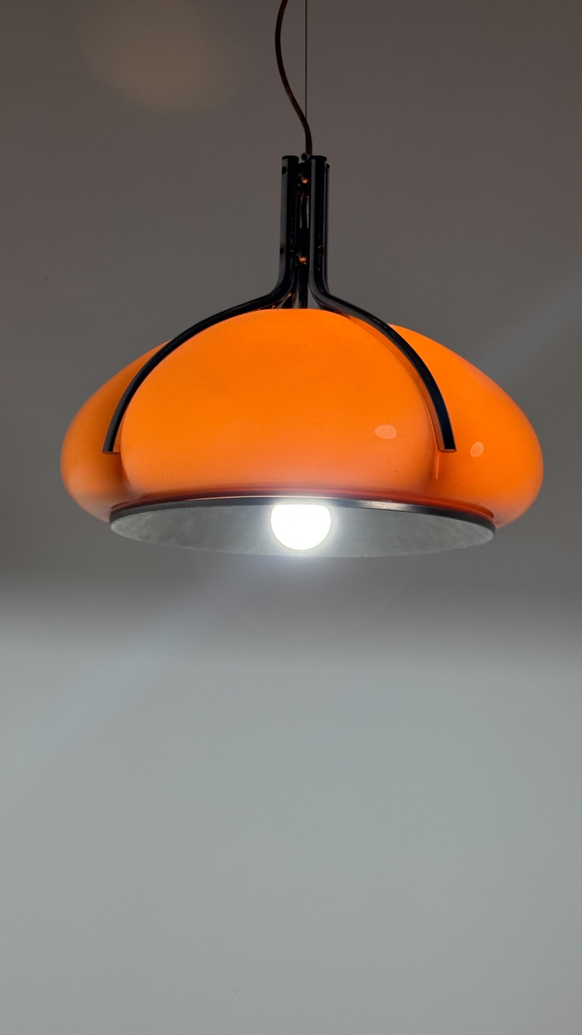 Acrylic Harvey Guzzini Quadrifoglio pendant light by Meblo